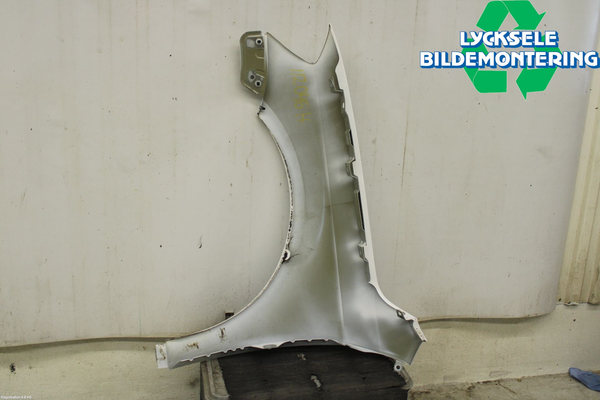 Volkswagen VW PASSAT 11-14 Skärm Fram Höger