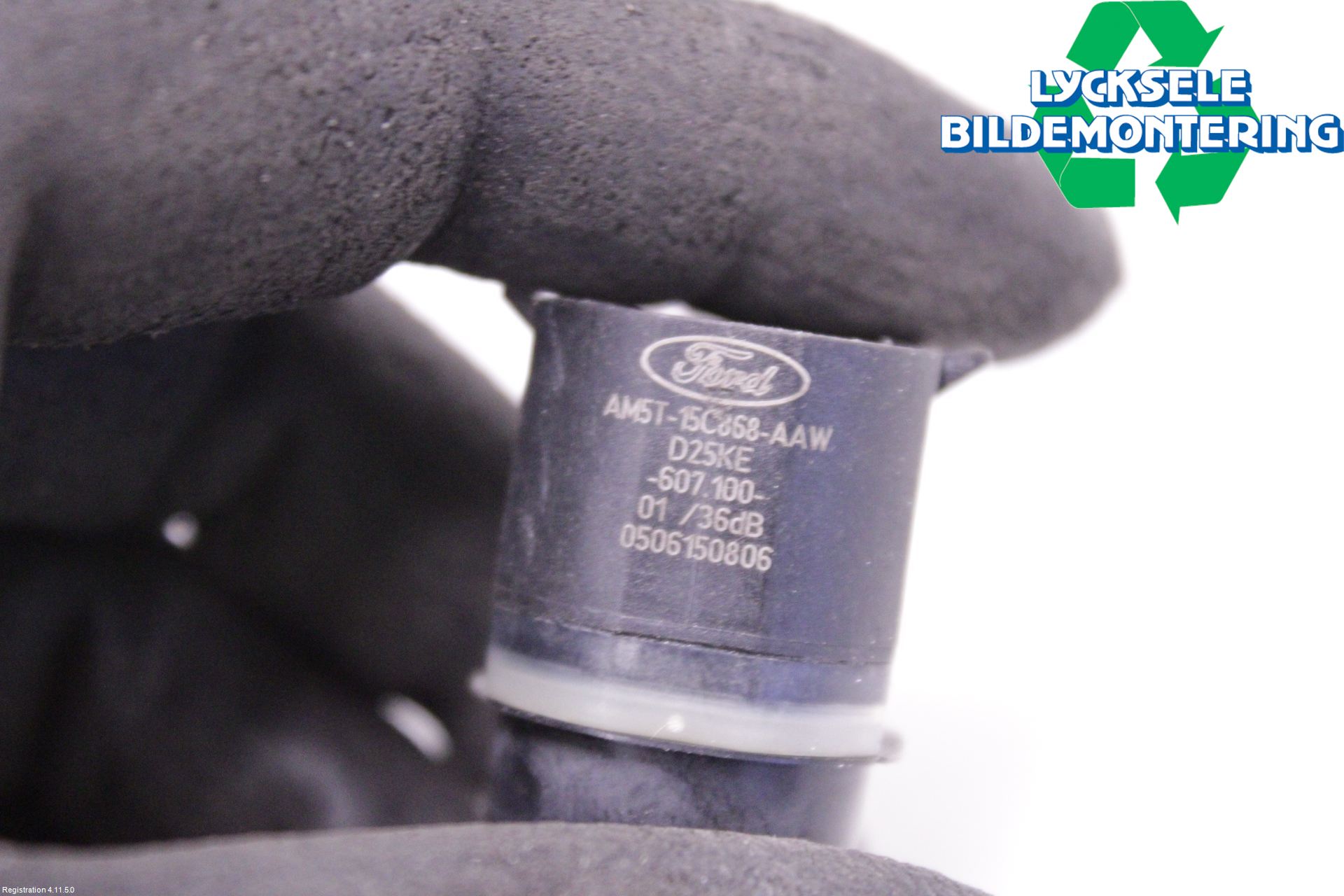 Ford KUGA 13-16 Parkeringshjälp Frontsensor