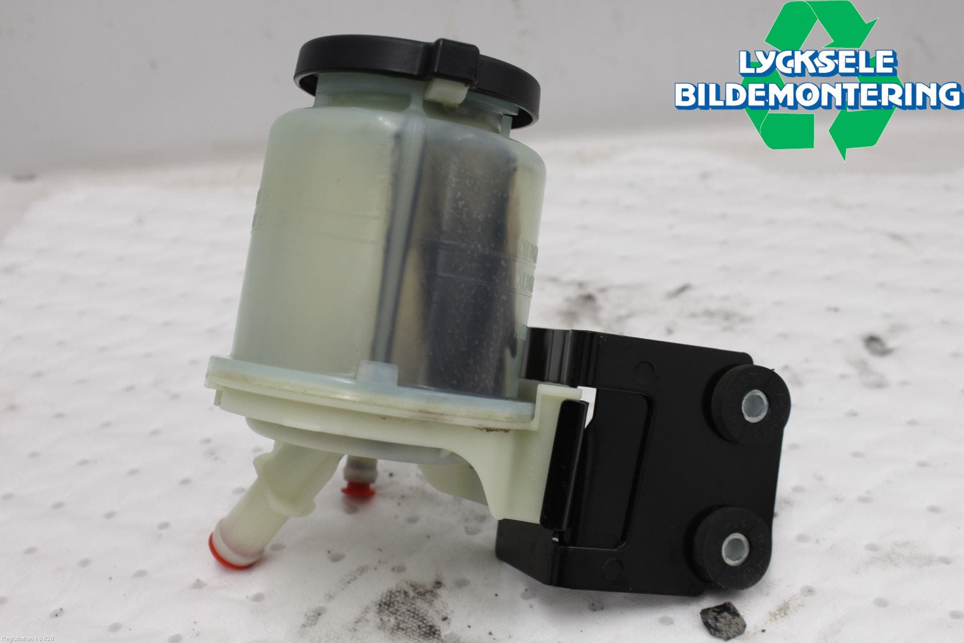 Mercedes-Benz MB X-KLASS (BR 470) 18-20 Styrservooljebehållare