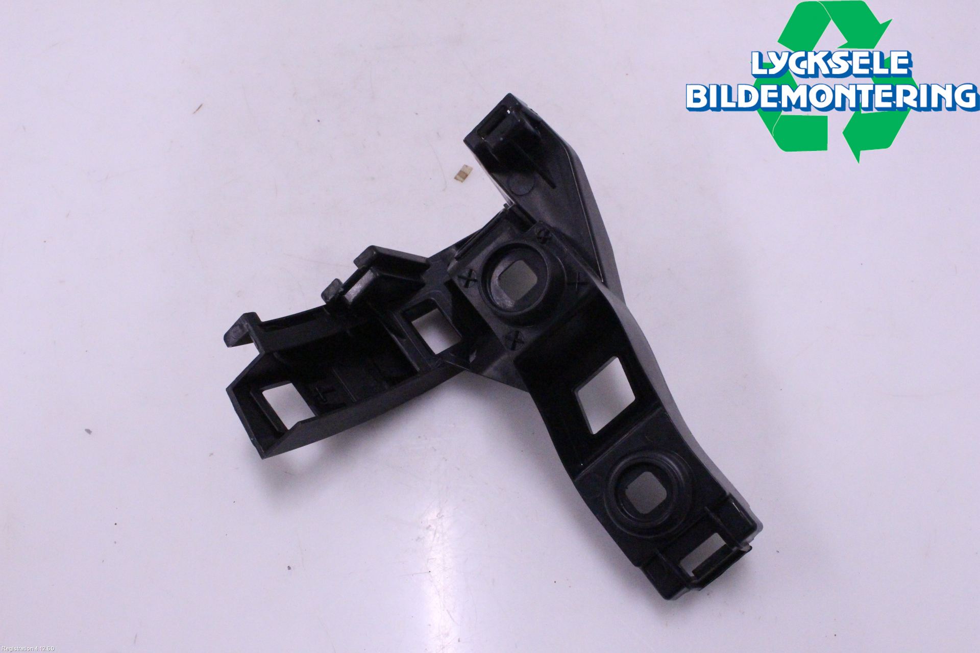 Volkswagen VW GOLF / E-GOLF VII 13-20 Stötfångarfäste Bak Hö