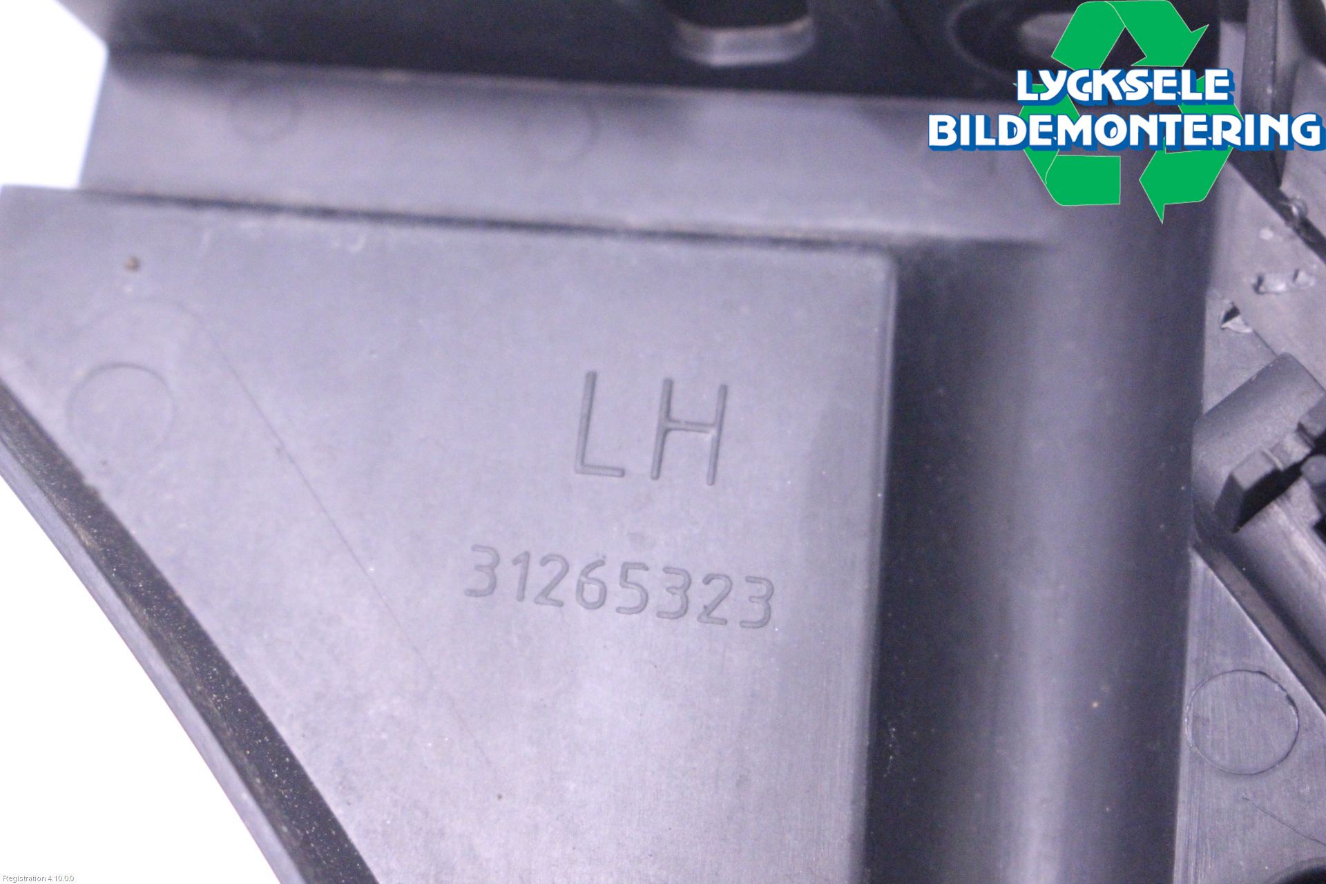 Volvo XC70 08-13 Stötfångarfäste Bak Vä