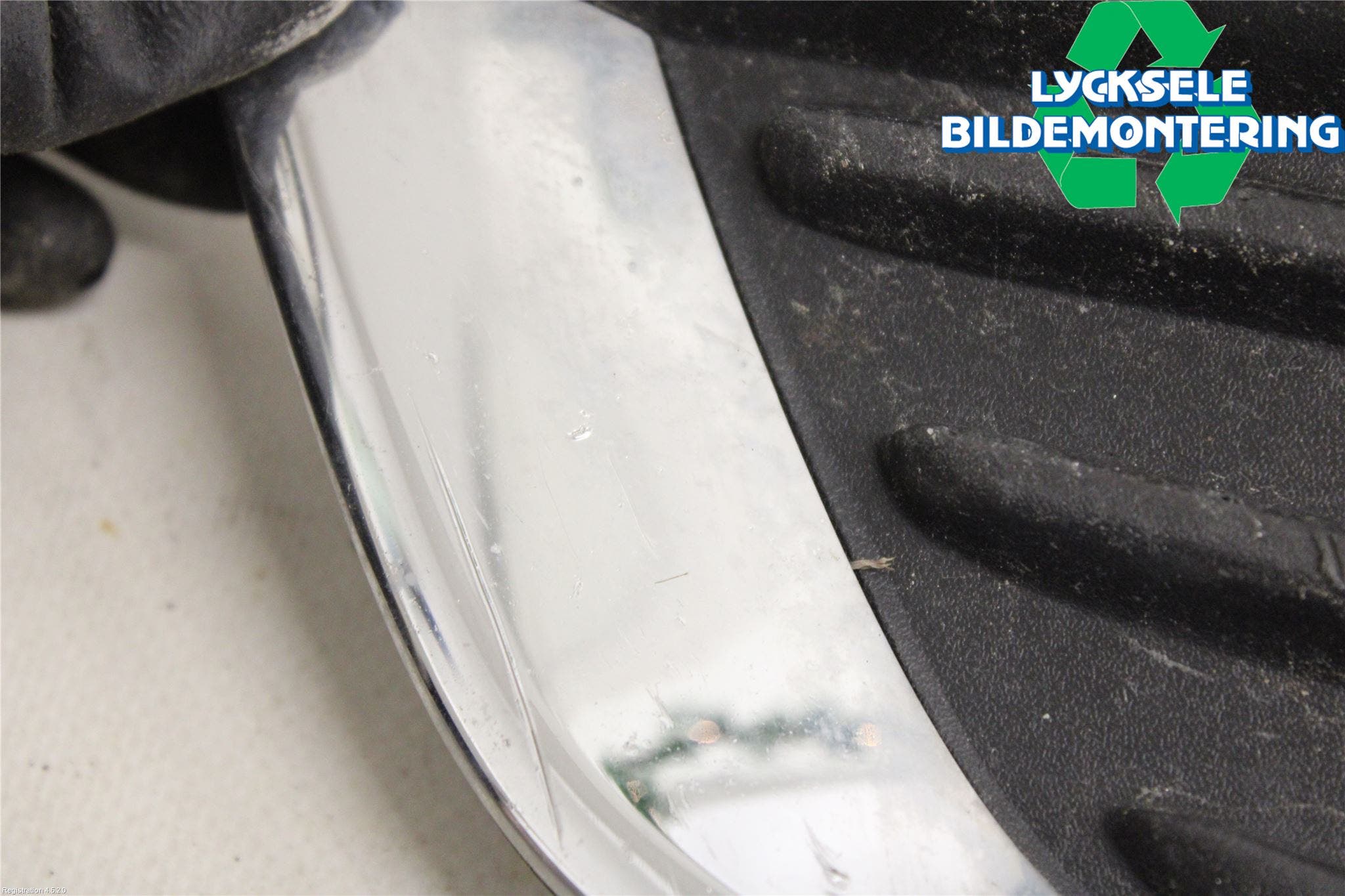 Ford FOCUS 15-18 Dimljussarg Fram