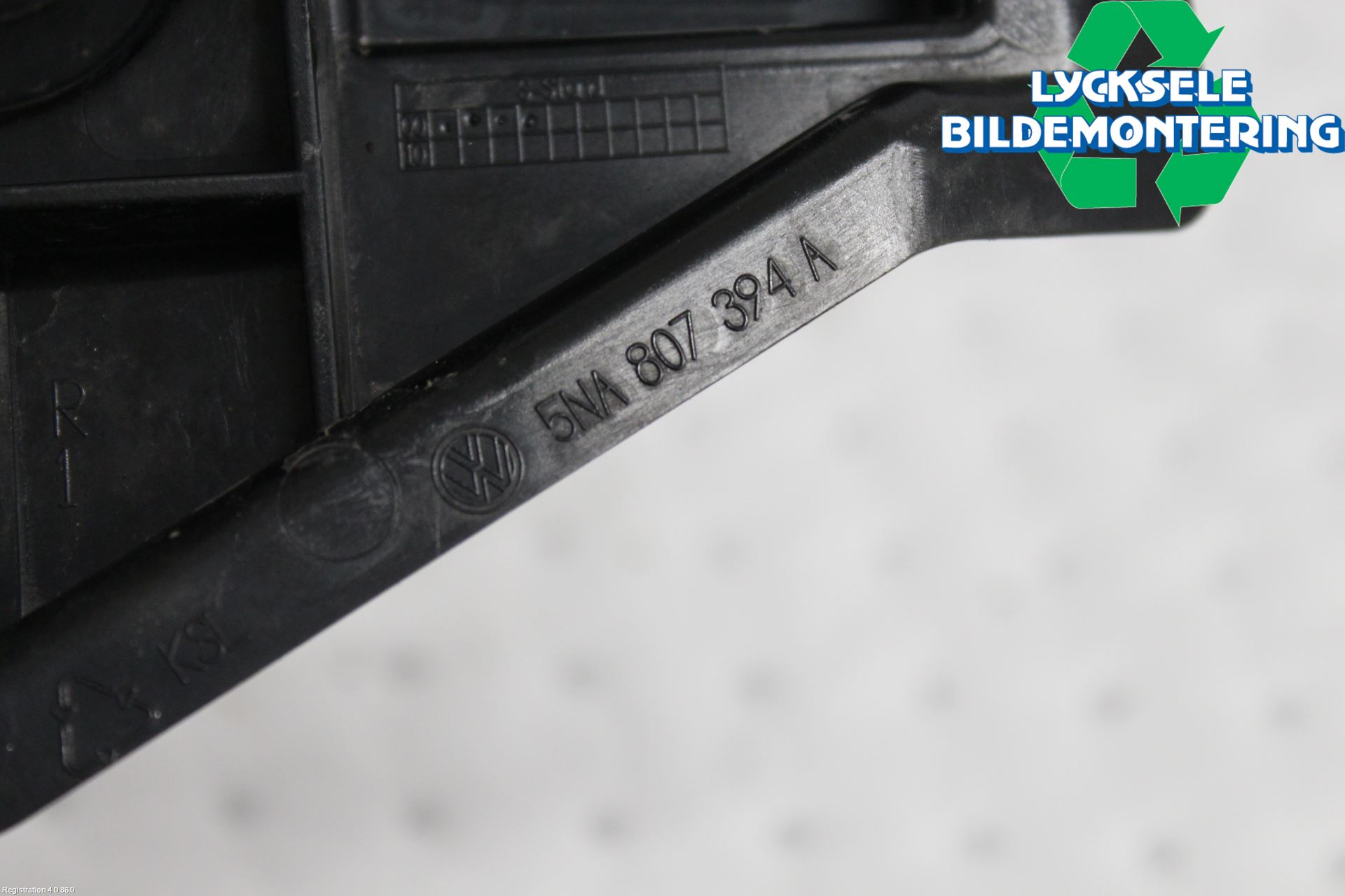 Volkswagen VW TIGUAN 16-24 Stötfångarfäste Bak Hö