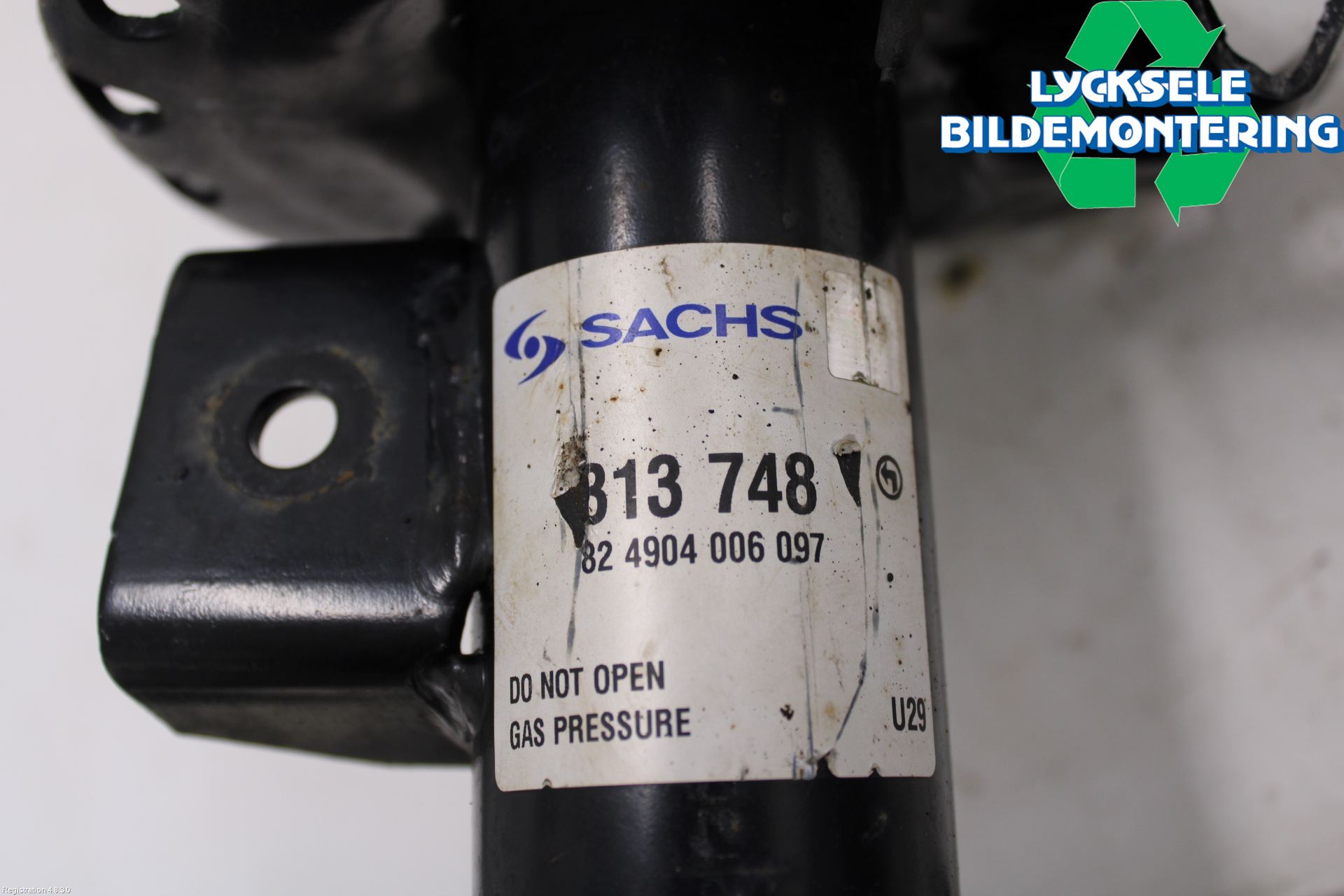 Volvo XC70 08-13 Fjäderben Fram Vänster