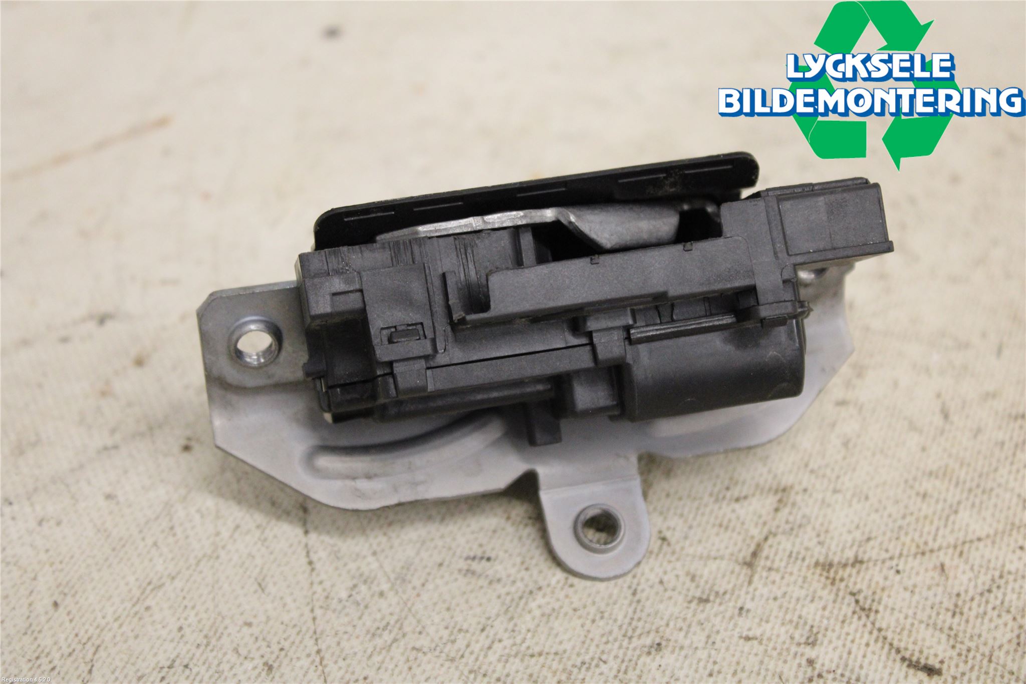 Ford KUGA 13-16 Låskista Baklucka