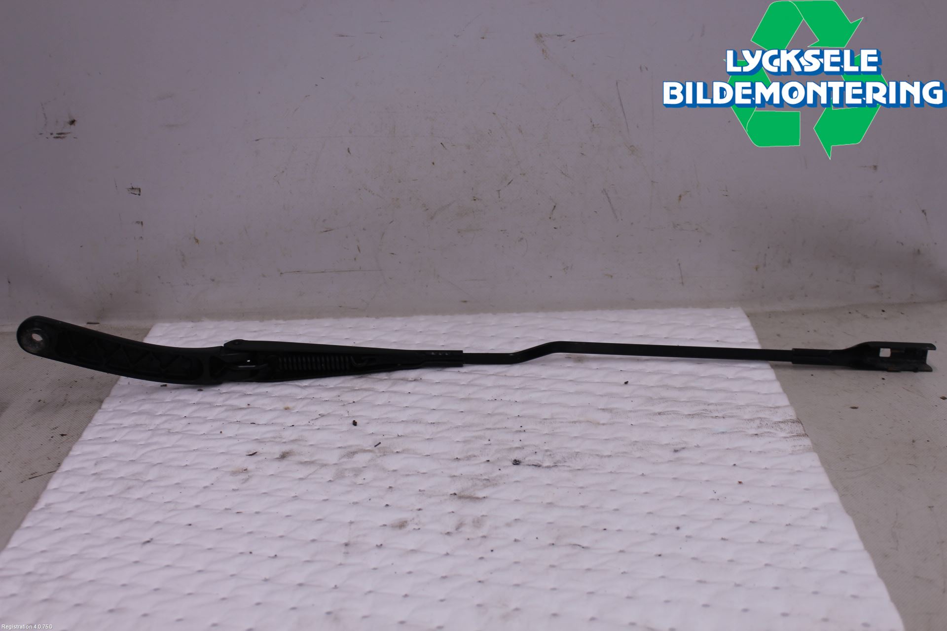 Audi A4 ALLROAD 09-16 Torkararm Armar Vindruta