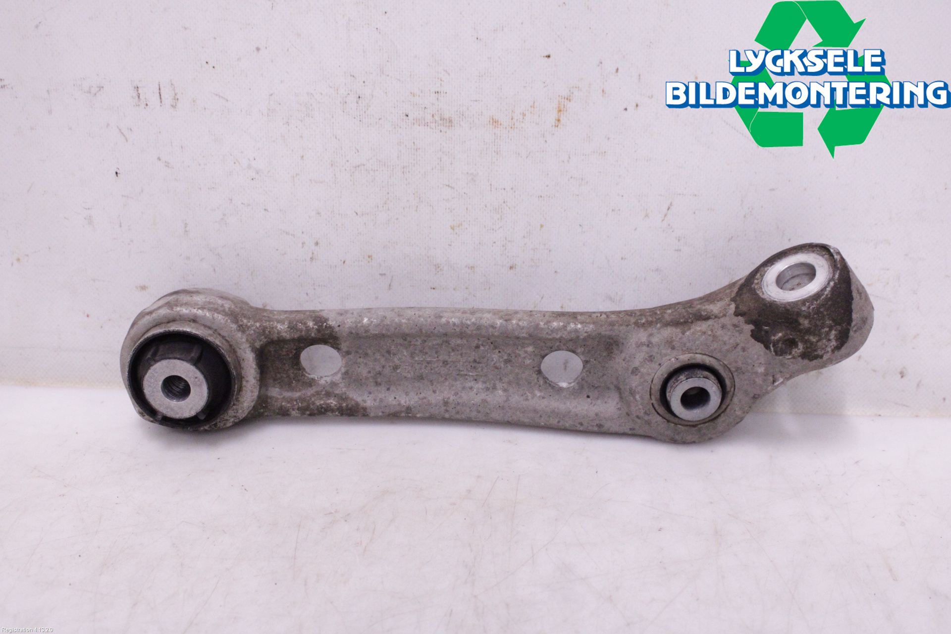 BMW 5 G30/G31/F90 17-23 Bärarm Fram Undre Hö