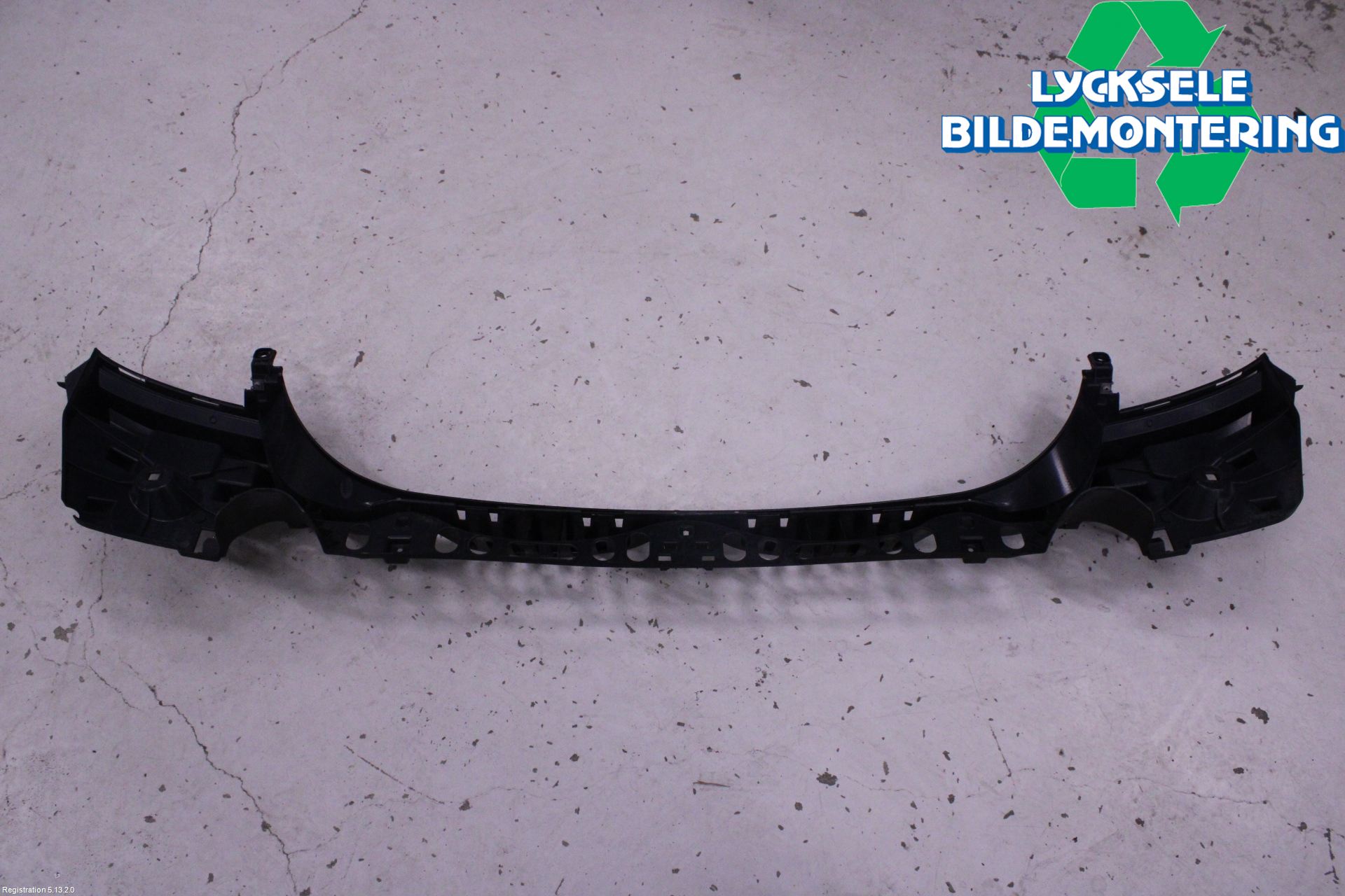 BMW 5 F10/F11/F18 09-17 Stötfångardel Bak Mitt