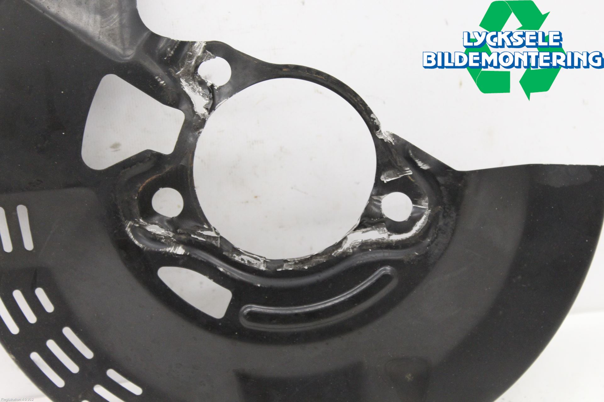 Toyota YARIS CROSS XP21 21- Bromssköld Fram