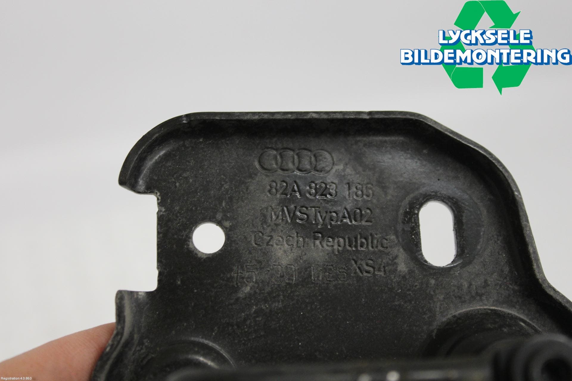 Audi A1 19- Huv Spärr