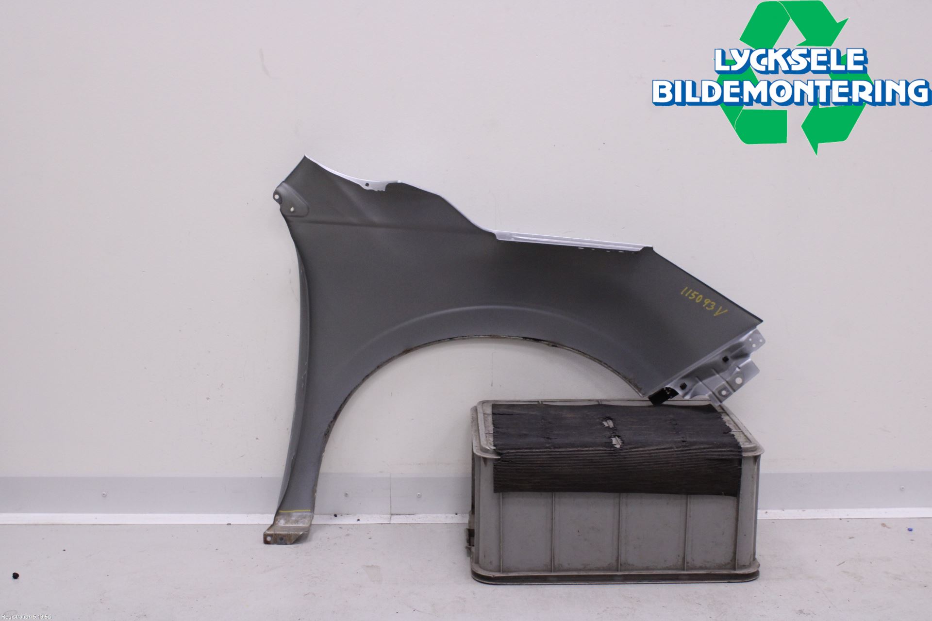 Subaru FORESTER SJ 13-18 Skärm Fram Vänster