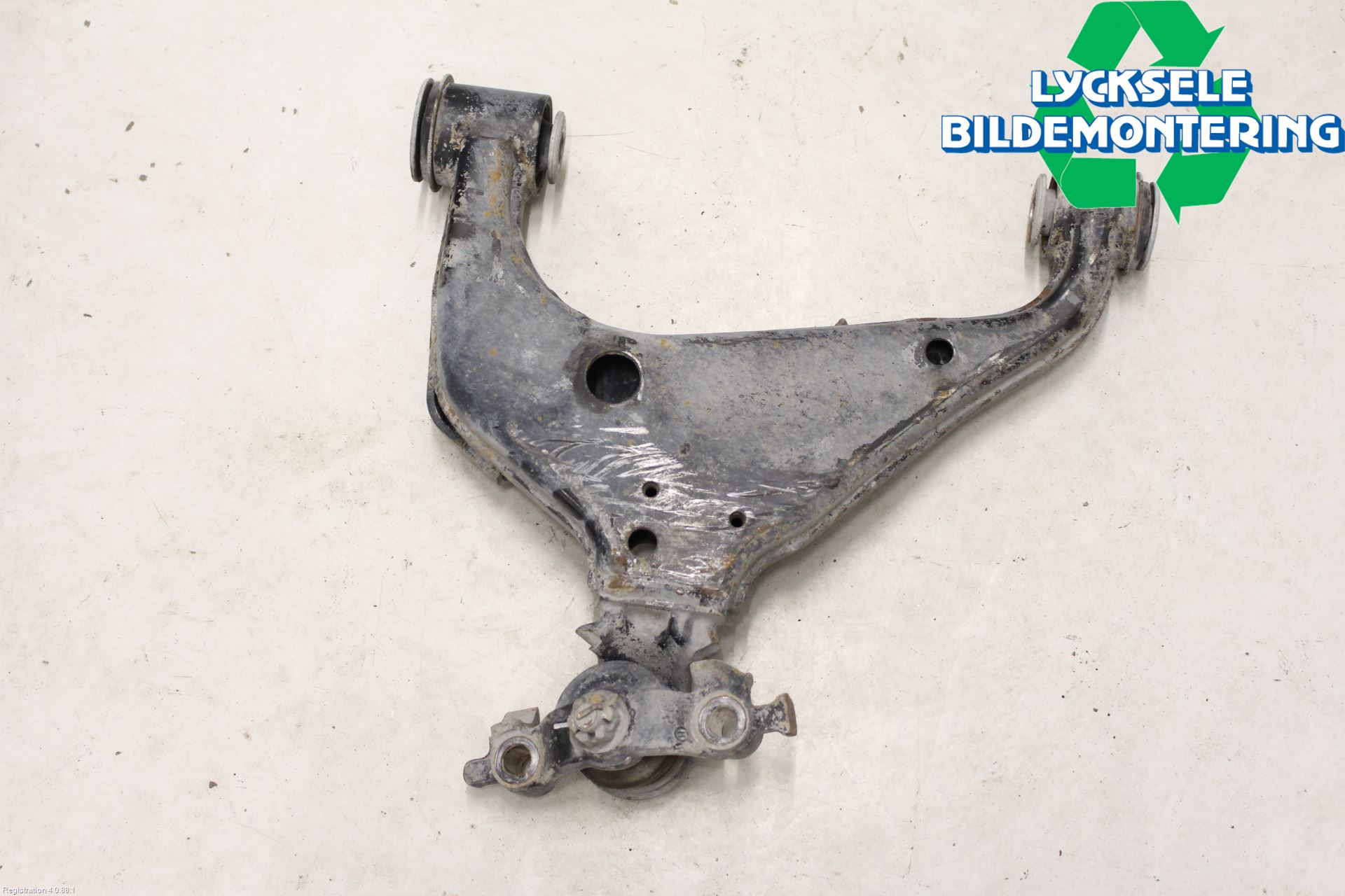 Toyota HILUX 16- Bärarm Fram Undre Vä