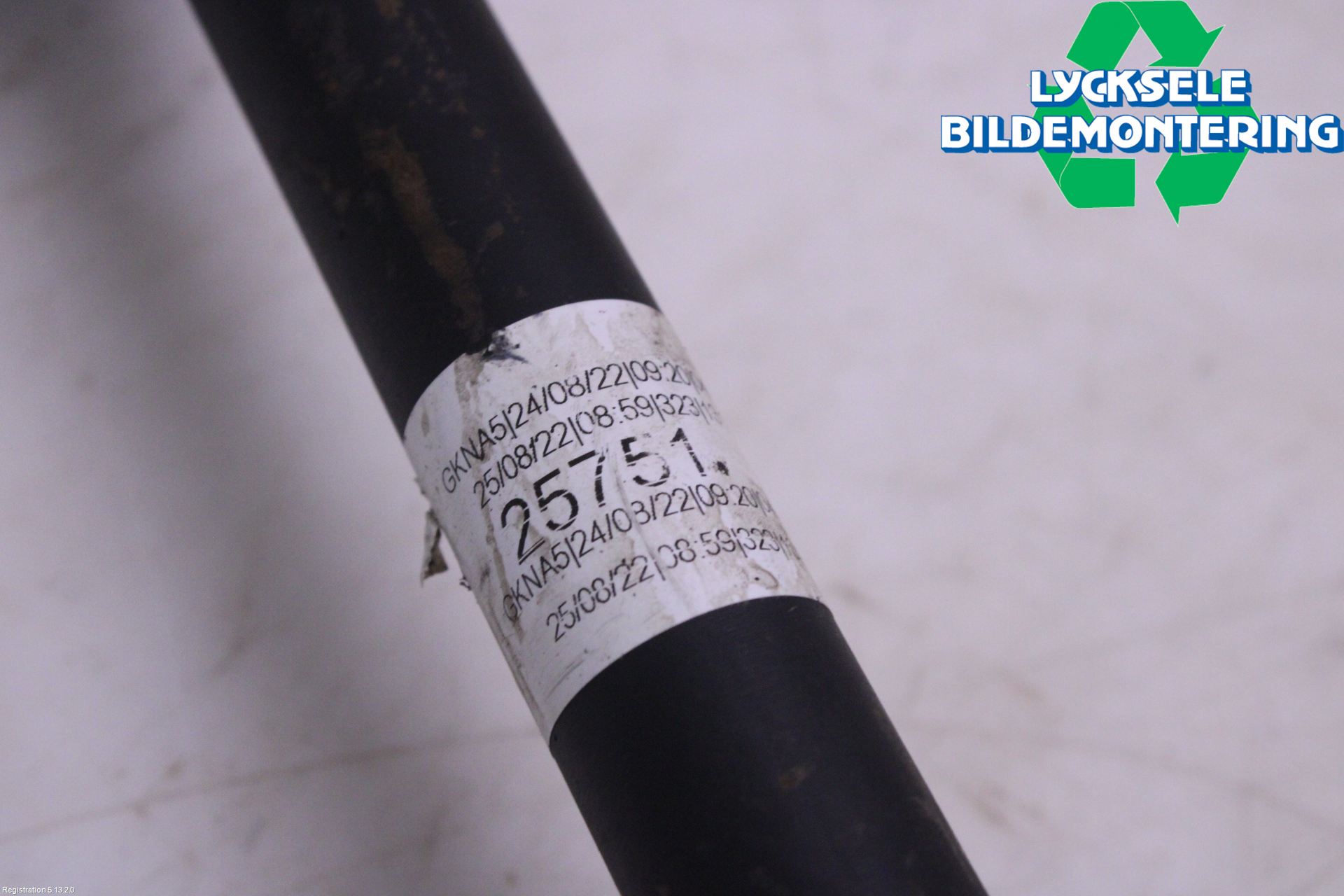 BMW 5 F10/F11/F18 09-17 Drivaxel Fram Vänster