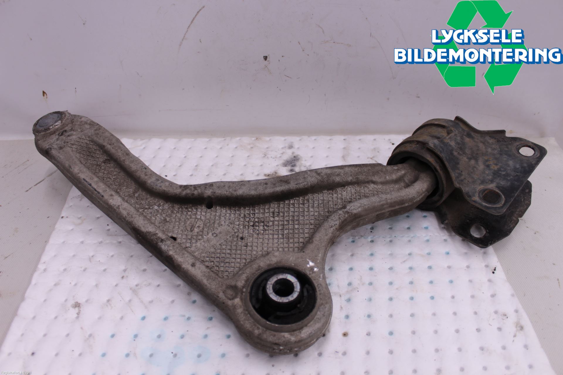 Ford MONDEO 15-22 Bärarm Fram Undre Vä