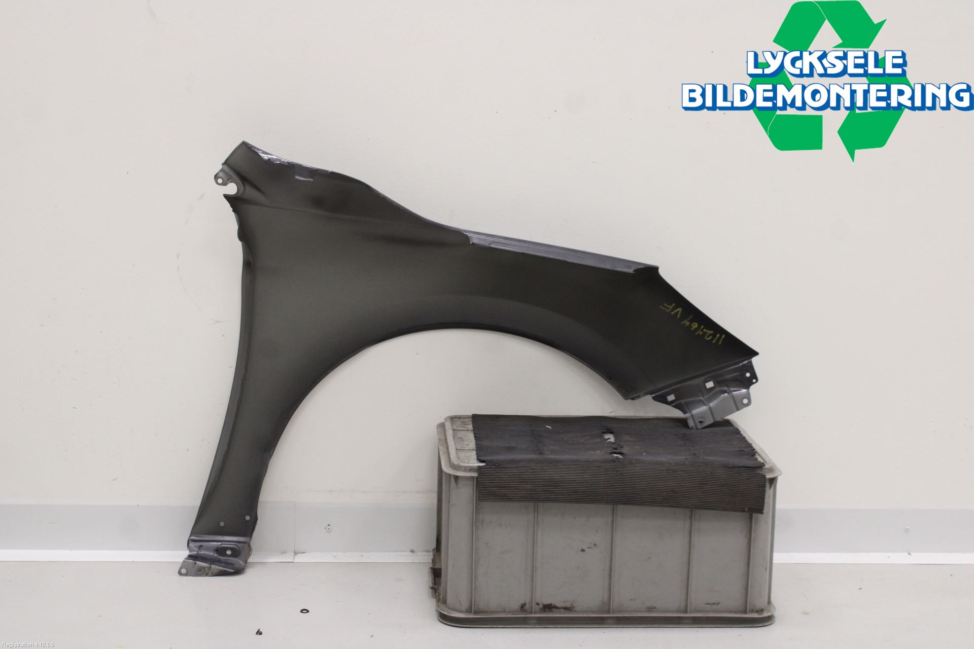 Subaru OUTBACK 15-20 Skärm Fram Vänster