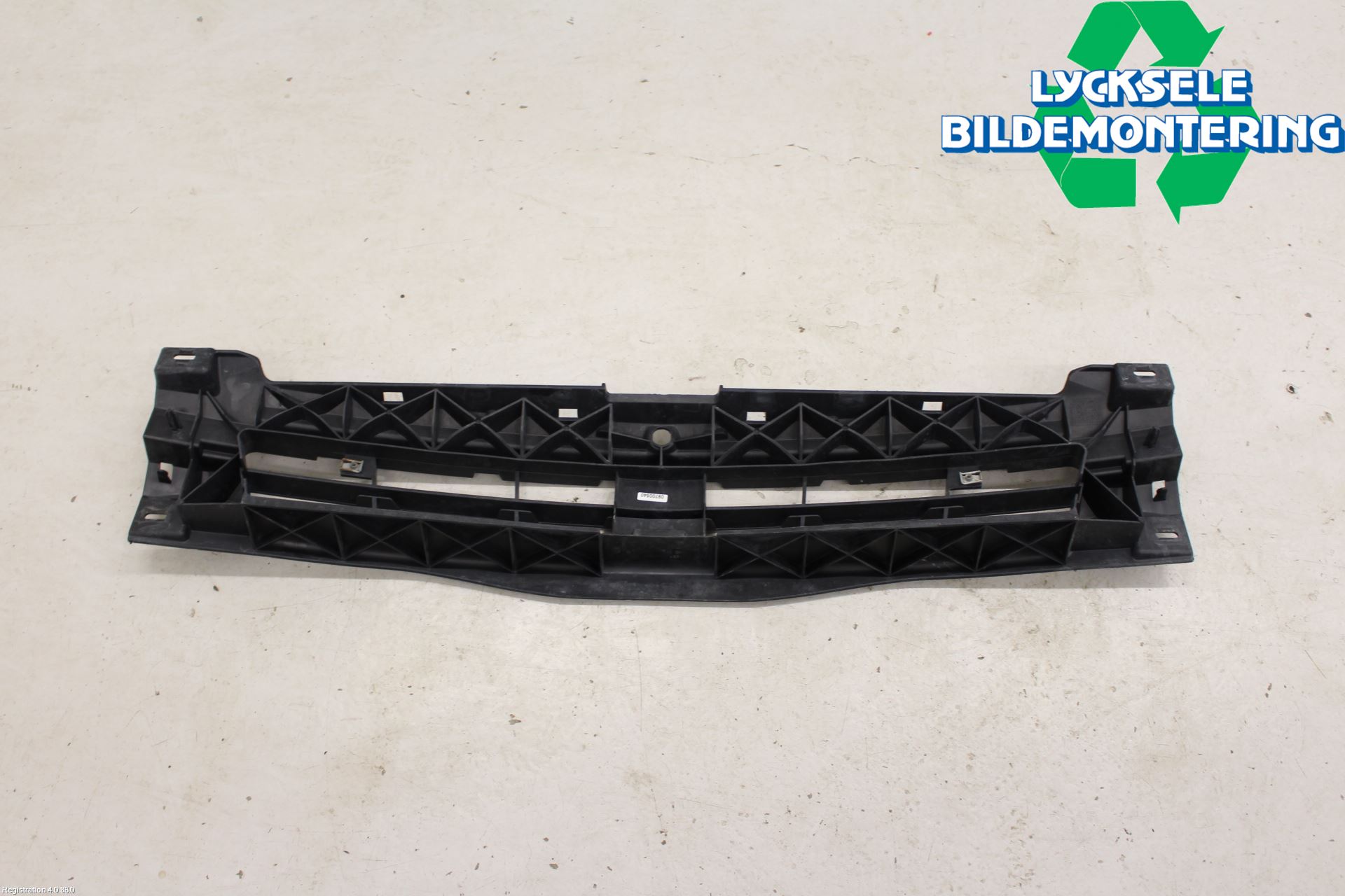 Opel VIVARO 01-14 Stötfångardel Fram Mitt