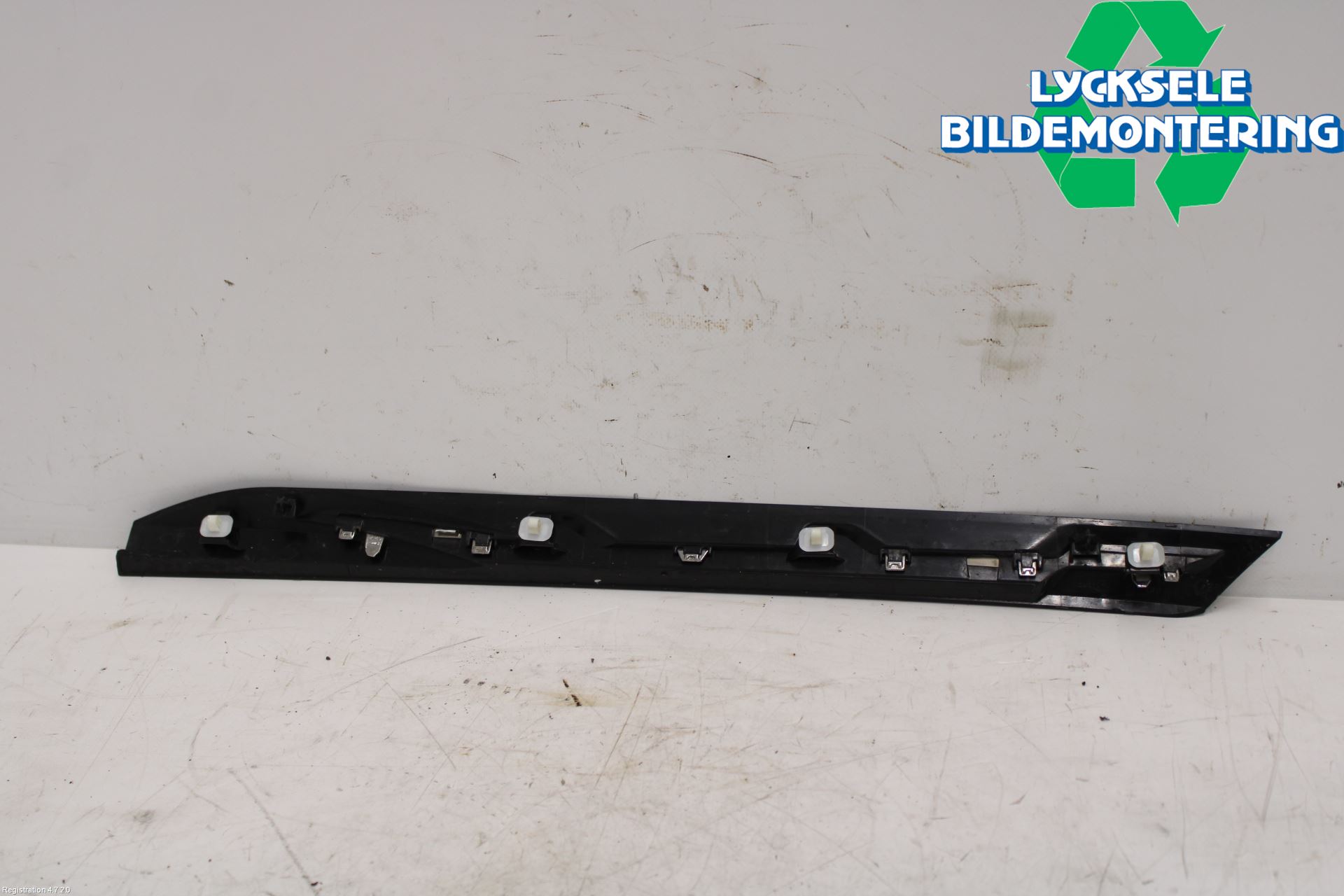 Peugeot 3008 17-24 List Framskärm Hö