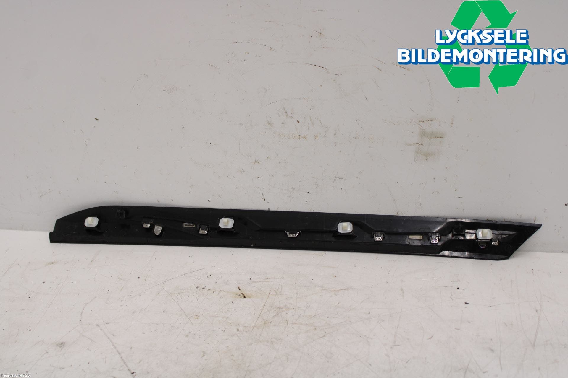 Peugeot 3008 17-24 List Framskärm Hö