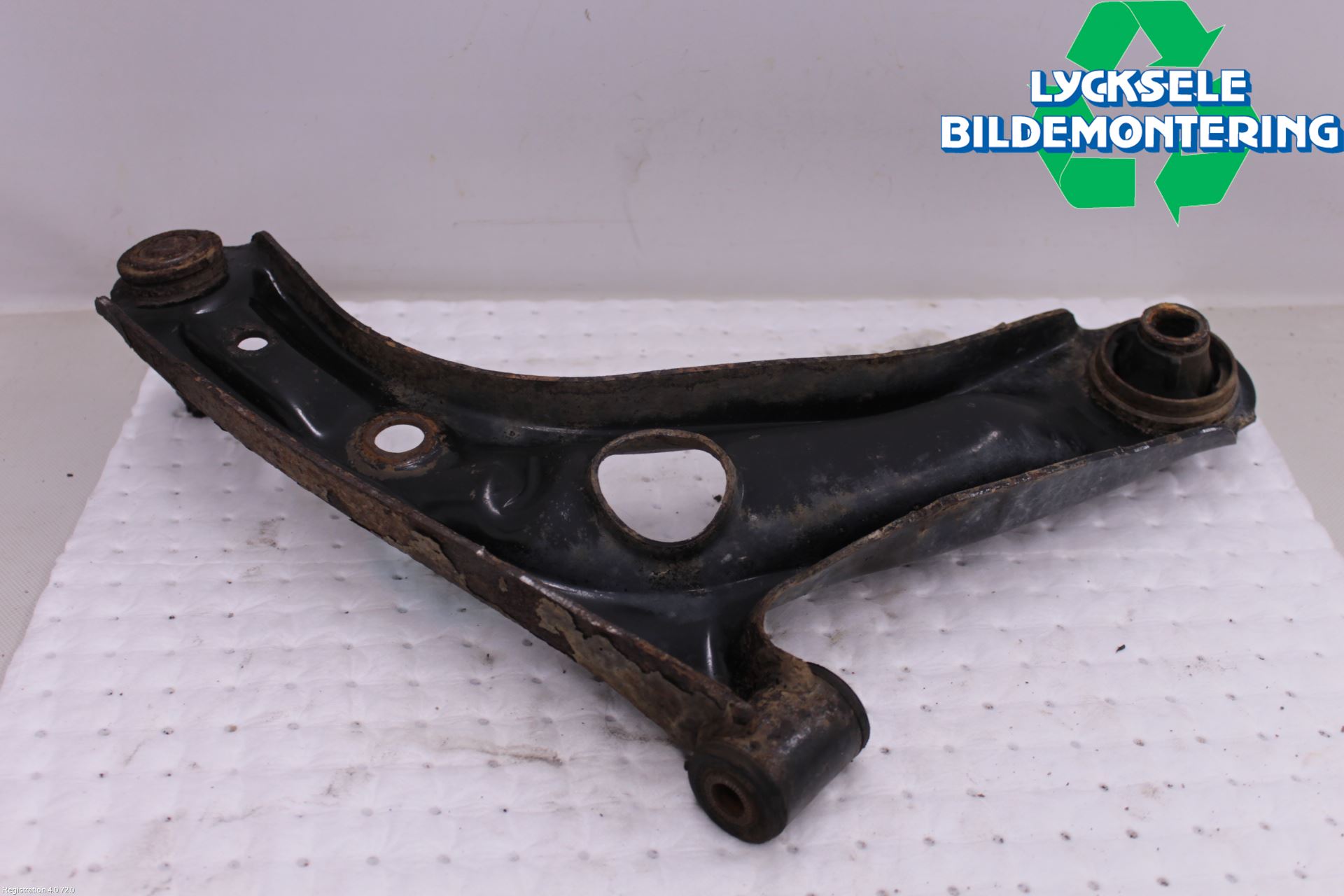 Toyota AYGO 06-14 Bärarm Fram Undre Vä