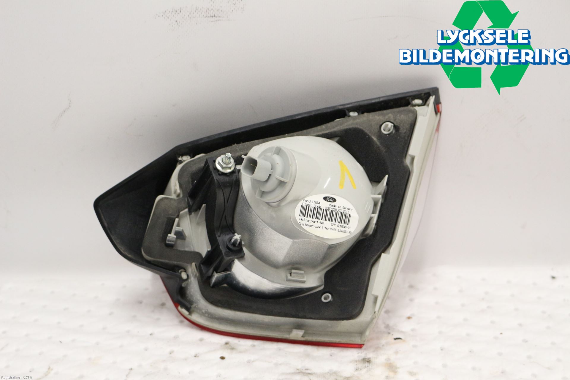 Ford KUGA 08-12 Bakljus Lucka Vä