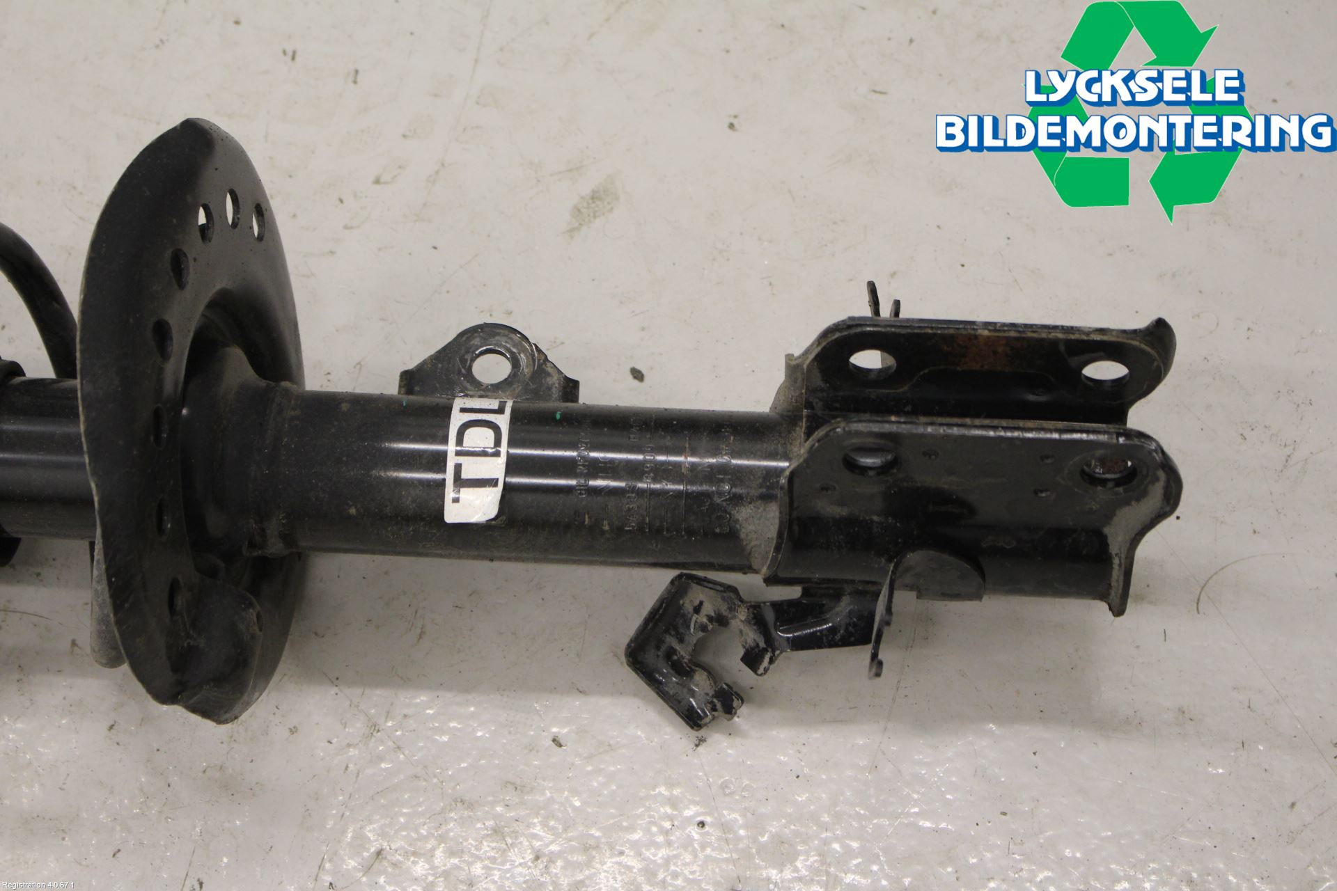 Nissan JUKE 14-19 Fjäderben Fram Vänster