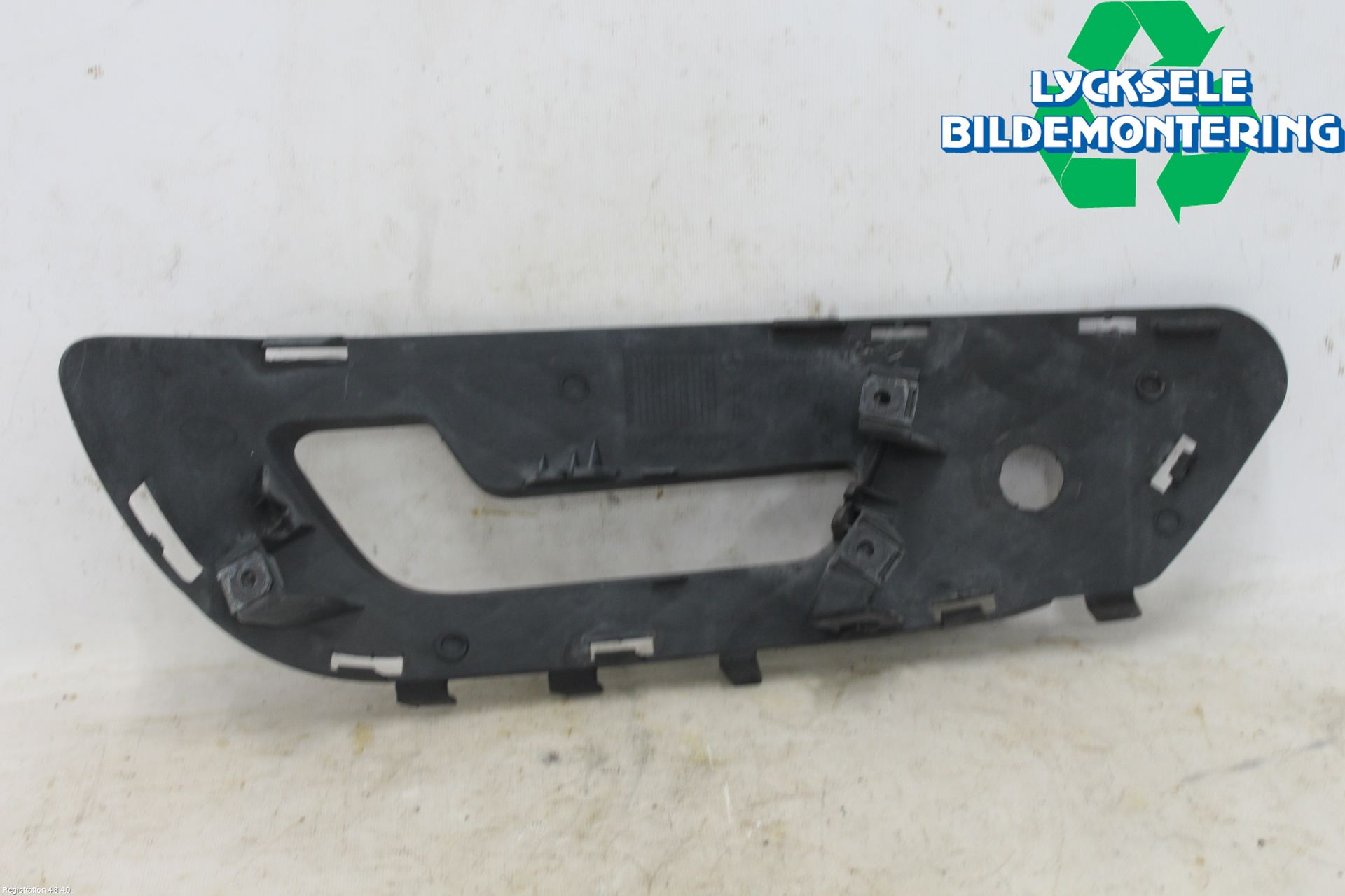 Mercedes-Benz MB E-KLASS (W212) 09-16 Dimljussarg Fram