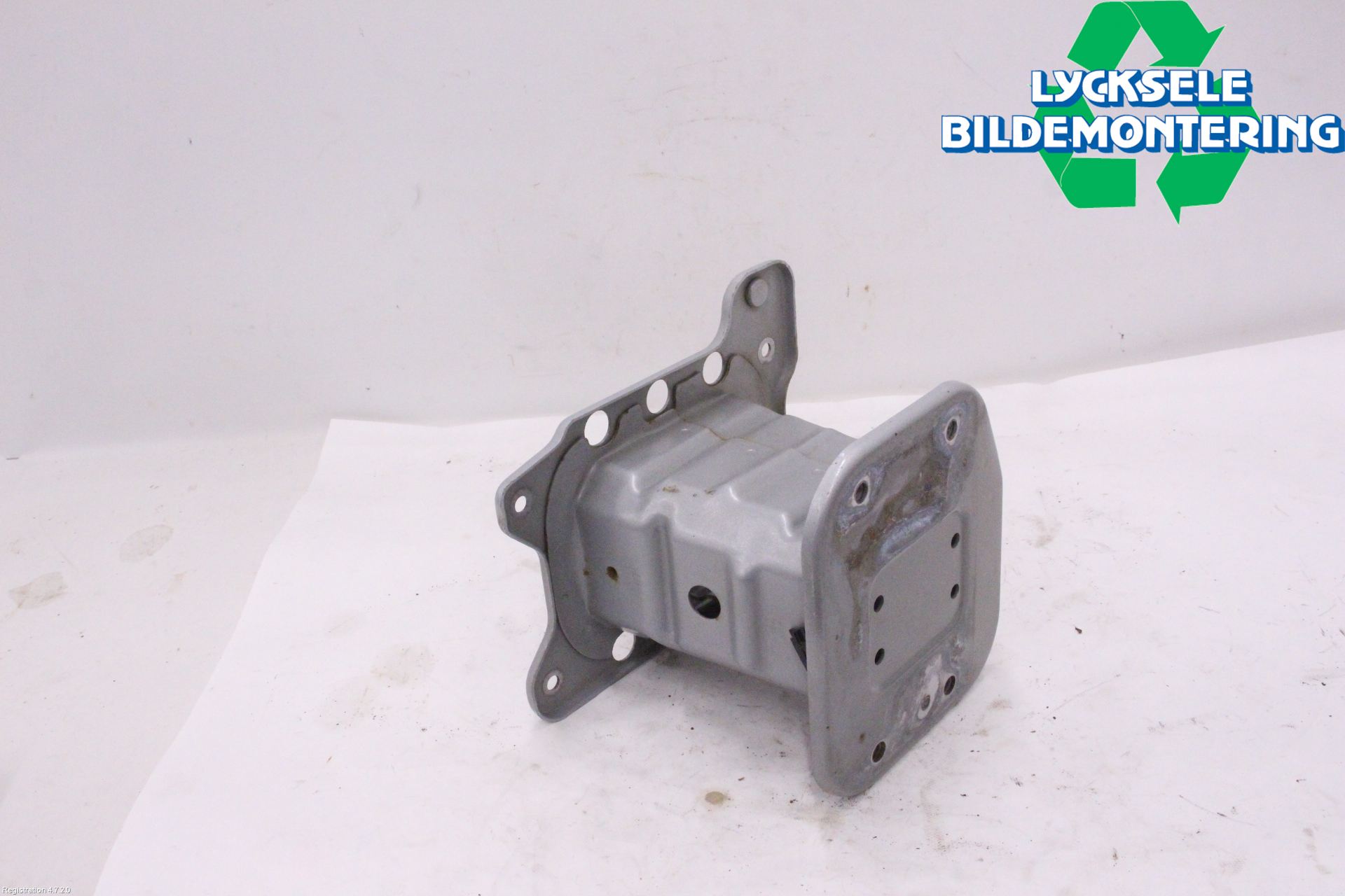 Chevrolet CAPTIVA Stötfångarbärjärn Fram