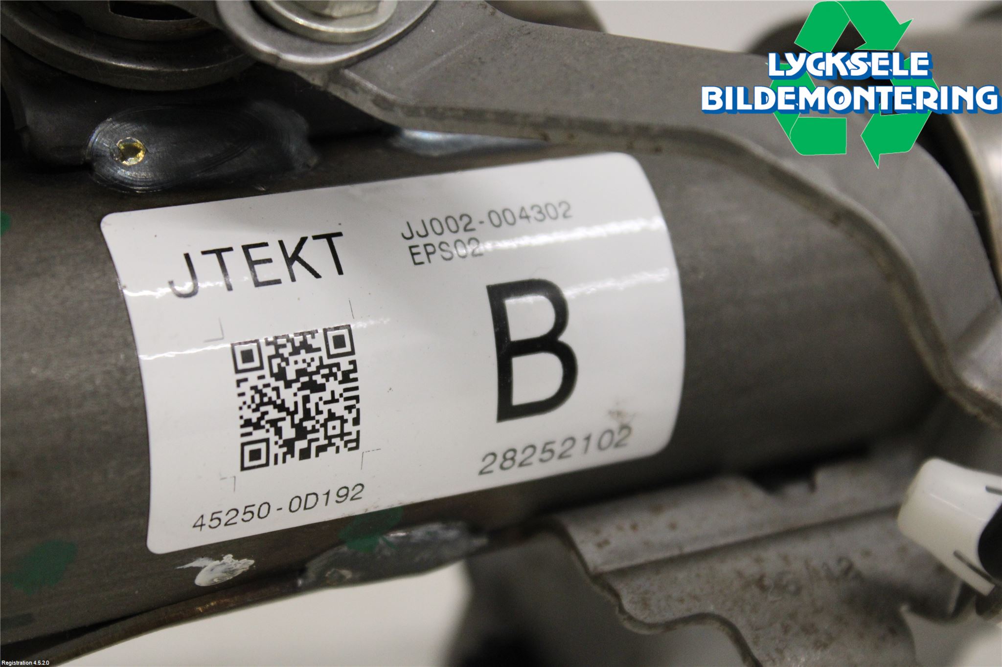 Toyota YARIS XP130 12-14 Rattaxelagg Med Inb Servo