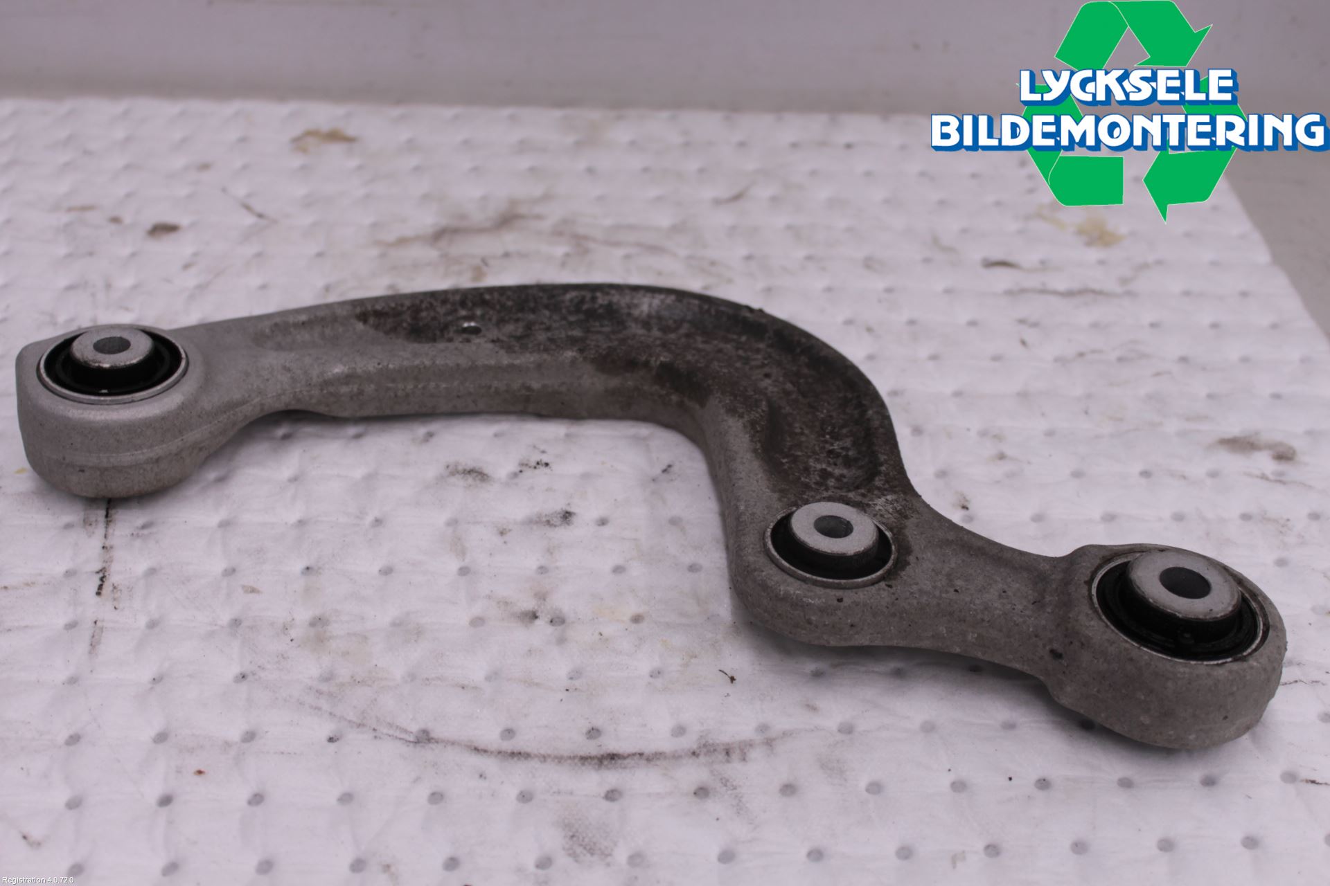 Audi A4/S4 B9 20- Bärarm Bak Övre Höger