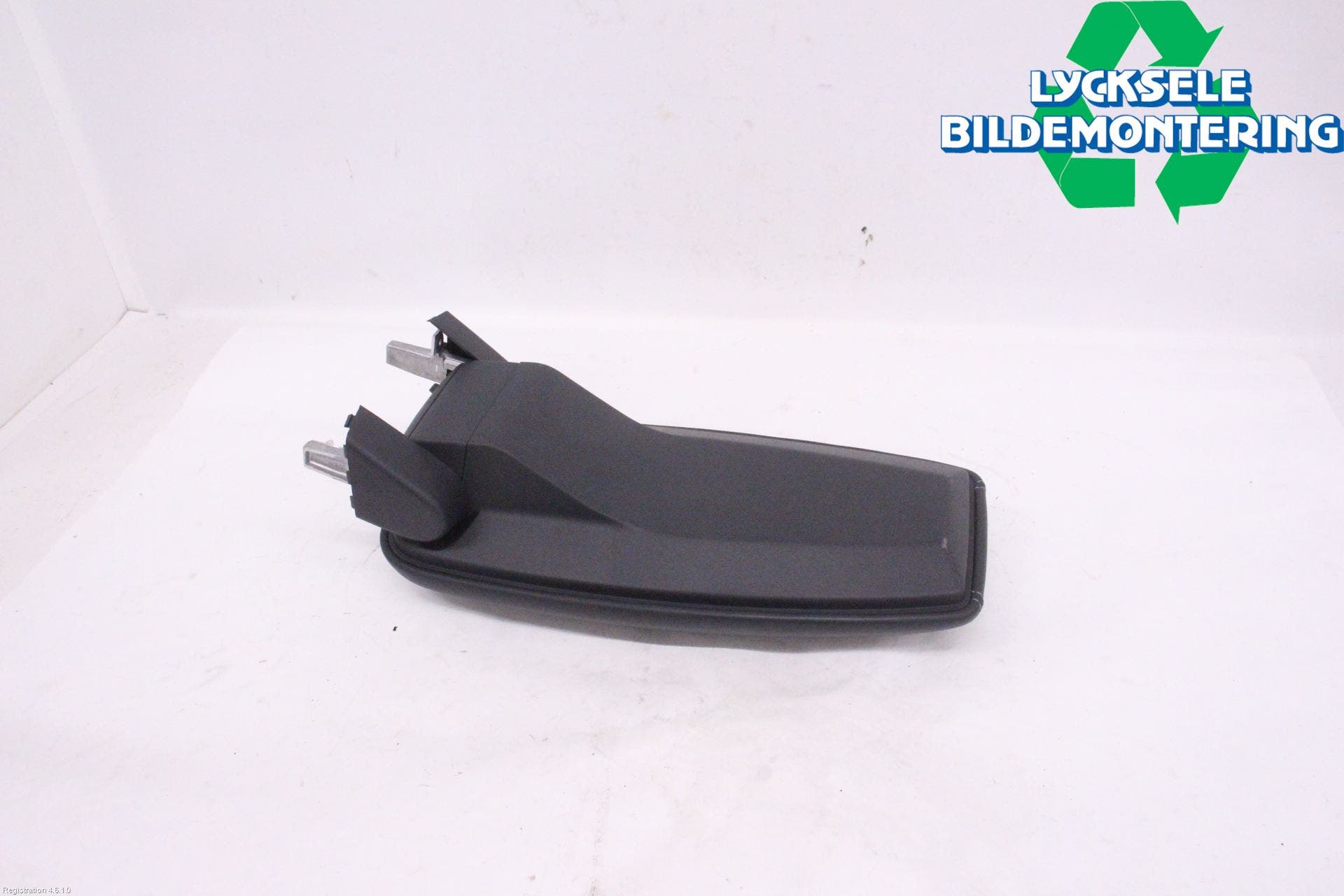 Ford MUSTANG Mach-E 21- Inredning Armstöd