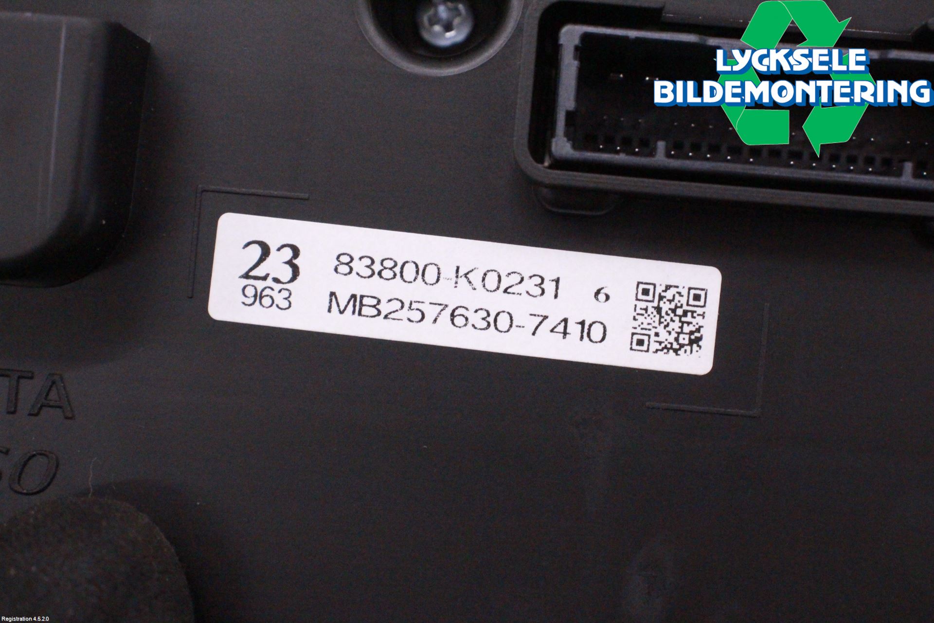 Toyota YARIS XP21 20- Instrument Komb