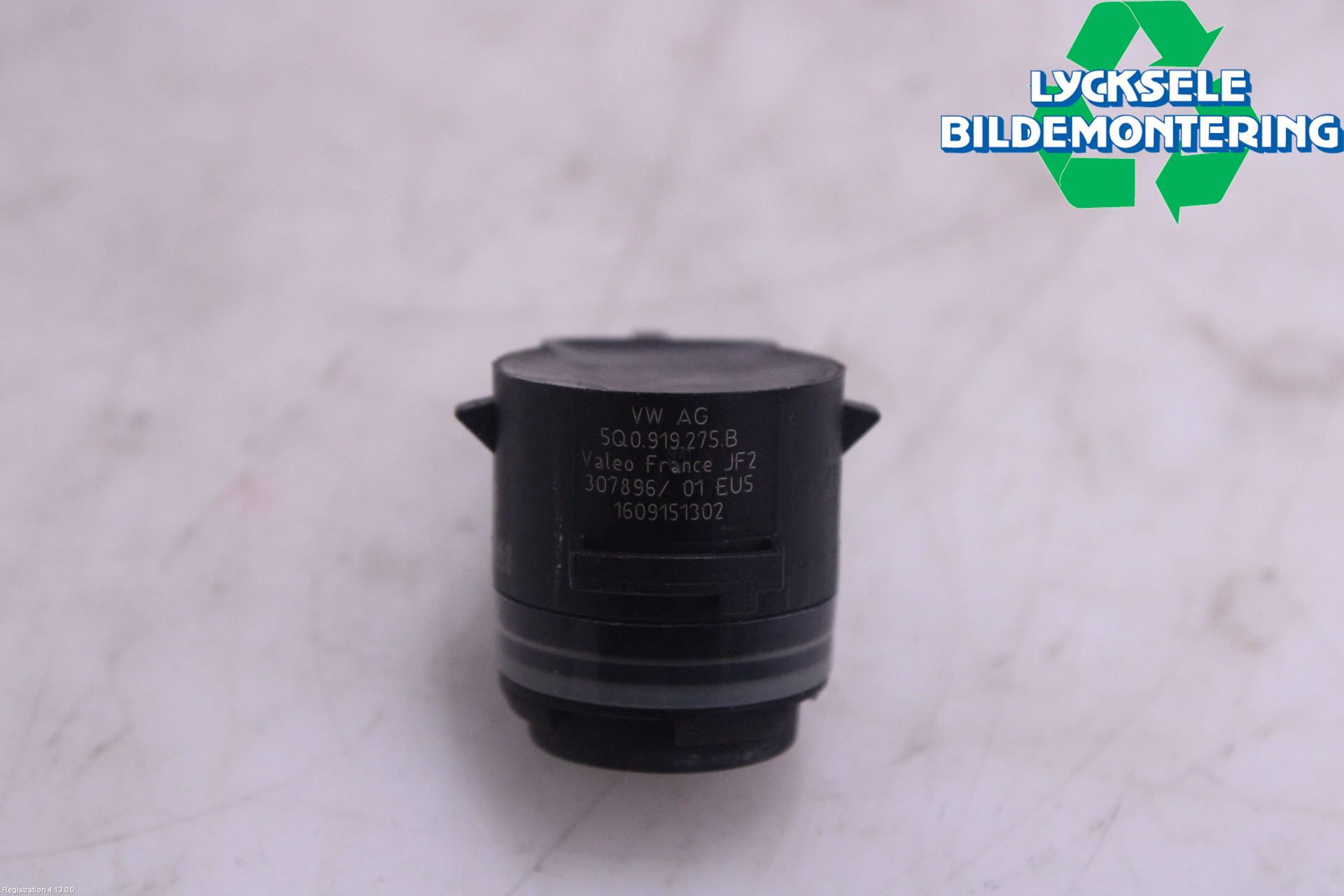 Volkswagen VW PASSAT 15-19 Parkeringshjälp Frontsensor
