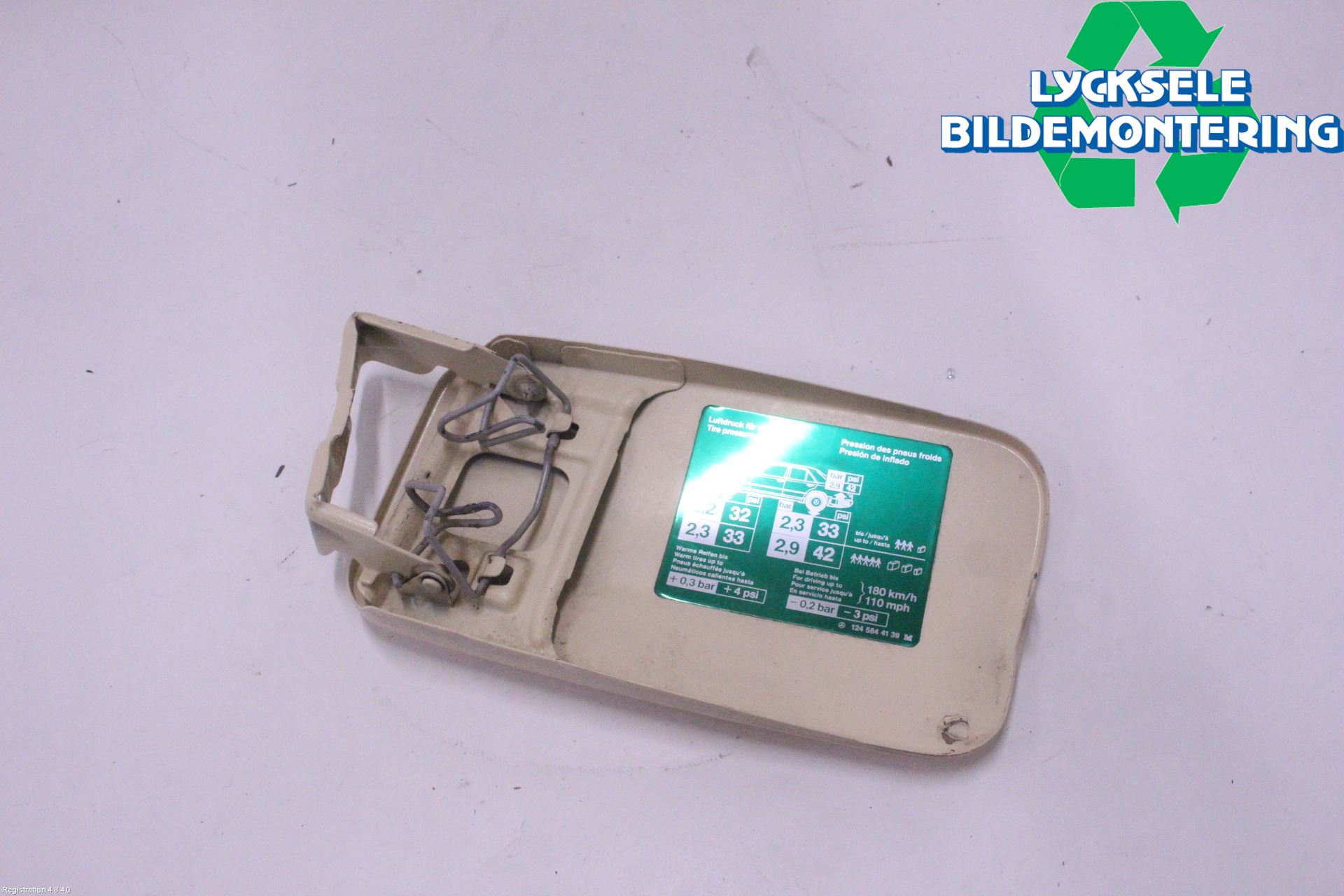 Mercedes-Benz MB 200-500  (W124) 86-96 Tanklucka