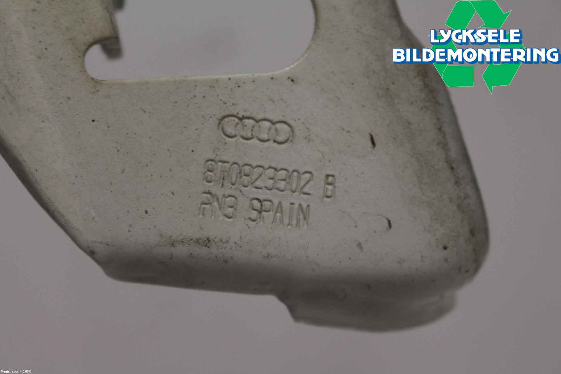 Audi A5 07-16 Huvgångjärn