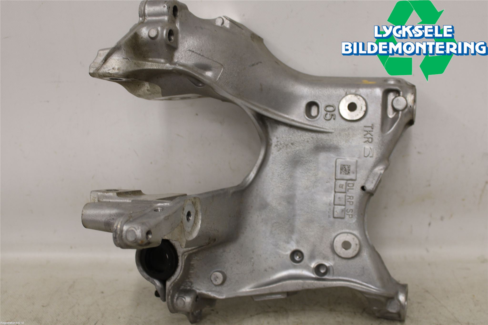 Audi A6 F2/C8 19- Framvagnsbalk