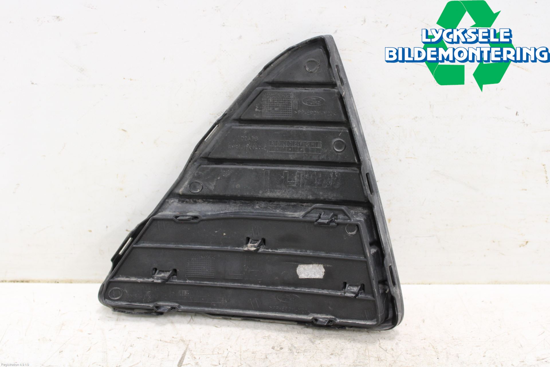 Ford FOCUS 11-14 Grilldel Vänster