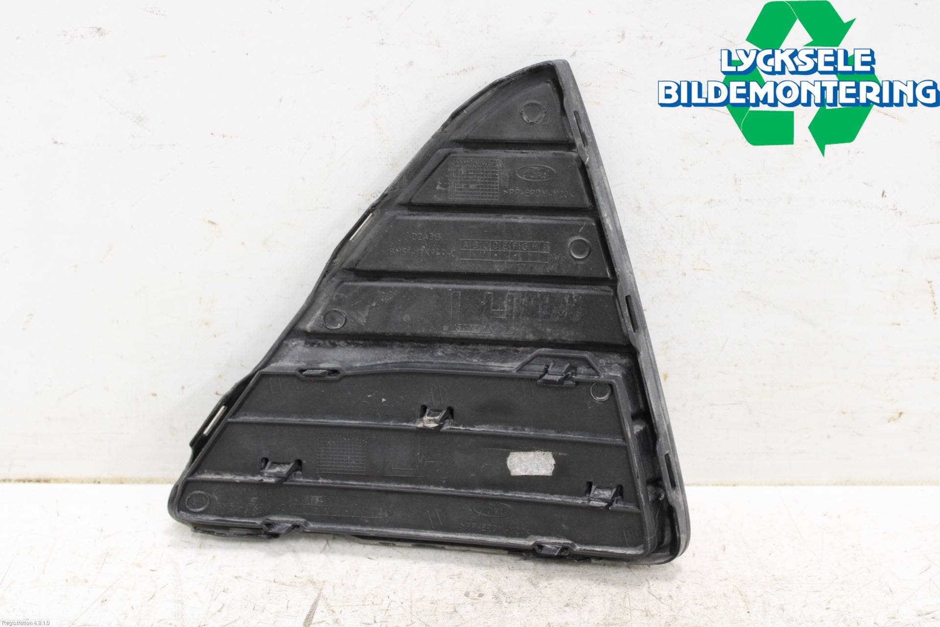 Ford FOCUS 11-14 Grilldel Vänster