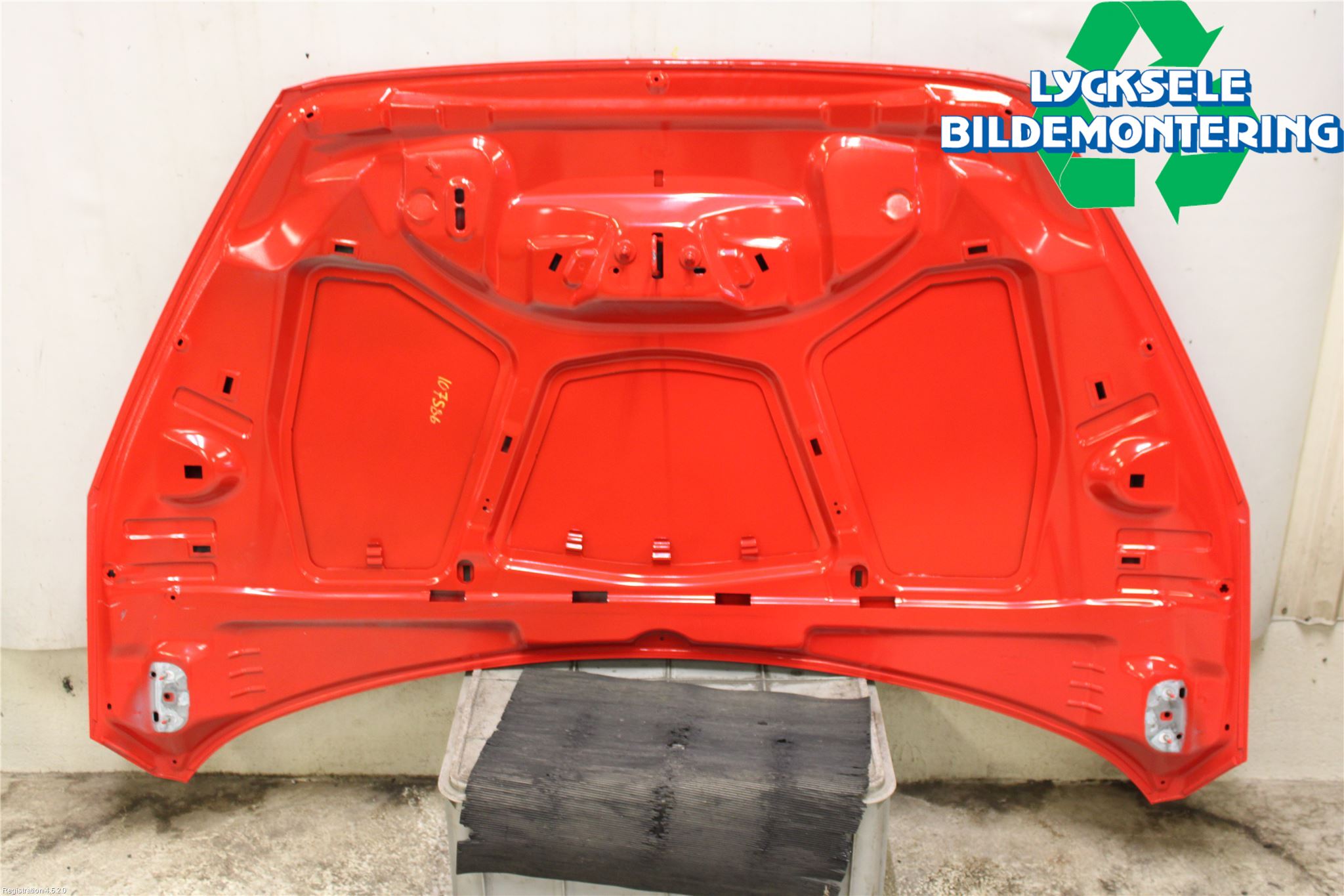 Ford FOCUS 15-18 Huv Fram