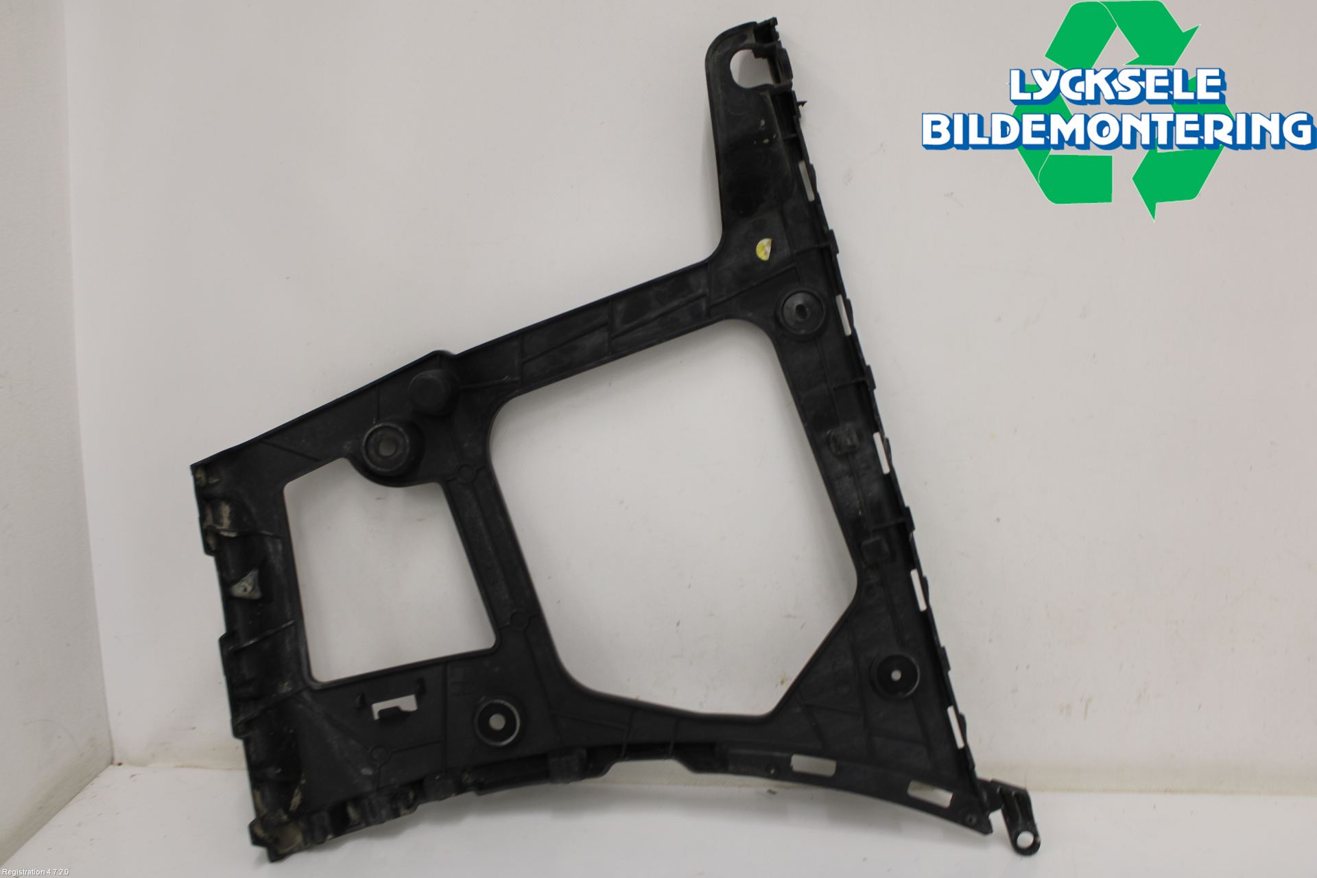 Audi Q7/SQ7 Stötfångarfäste Bak Vä