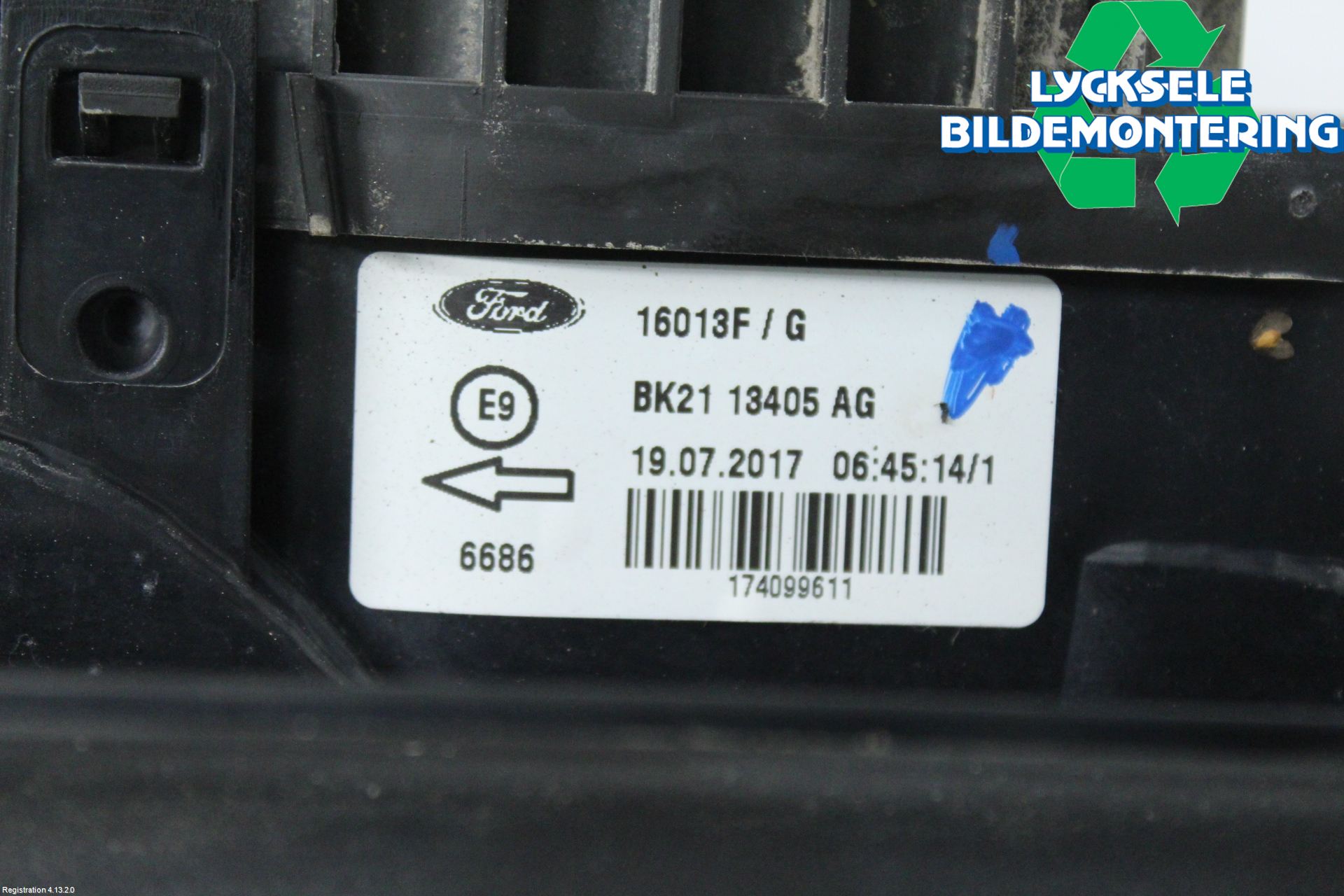 Ford TRANSIT/TOURNEO CONNECT 13-22 Bakljus Vänster