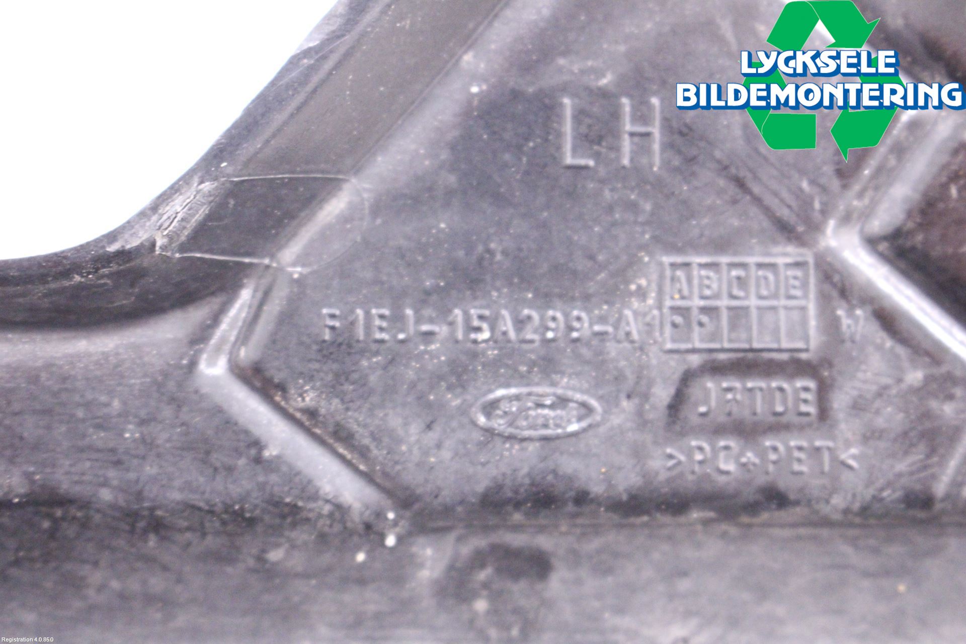 Ford FOCUS 15-18 Dimljussarg Fram