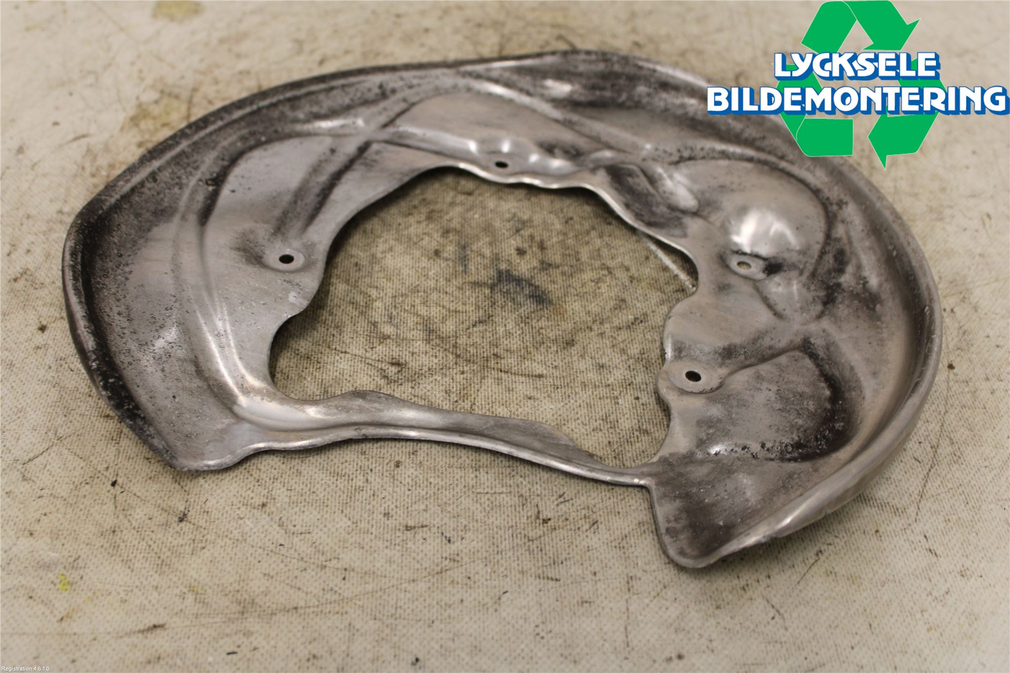 Audi A6 F2/C8 19- Bromssköld Bak