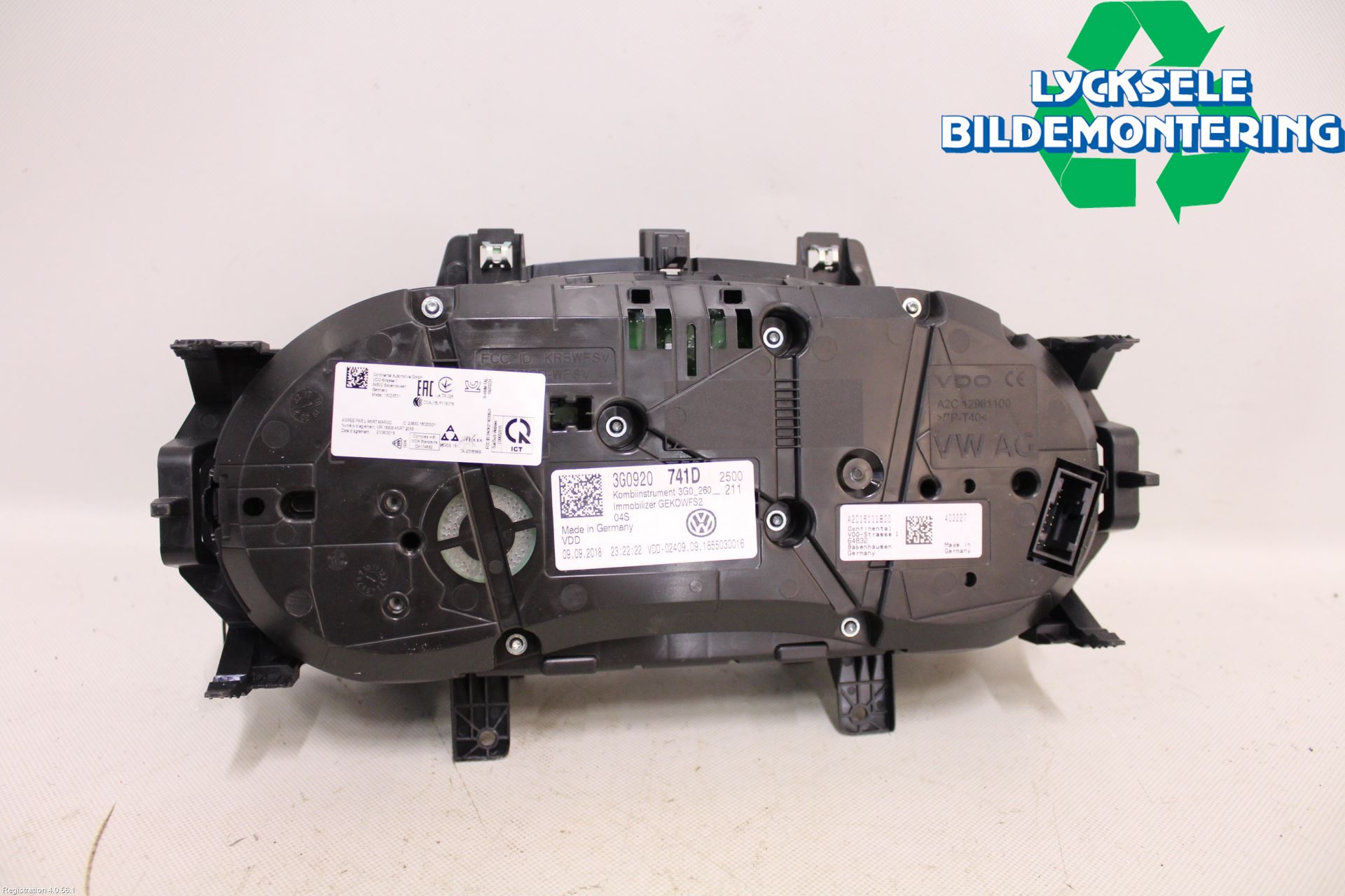 Volkswagen VW PASSAT 15-19 Instrument Komb