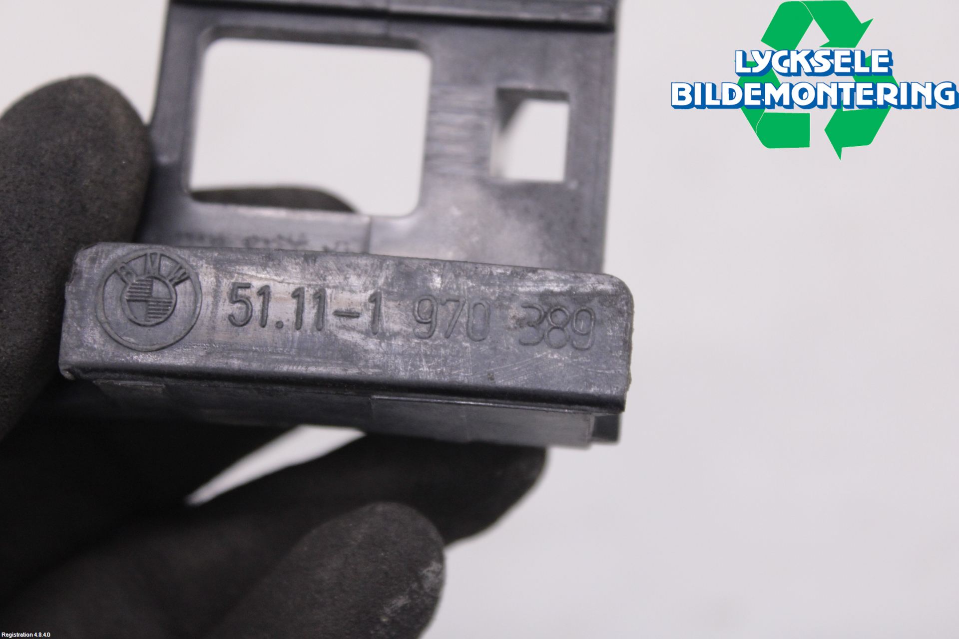 BMW 7 E38      93-01 Stötfångarfäste Bak Hö