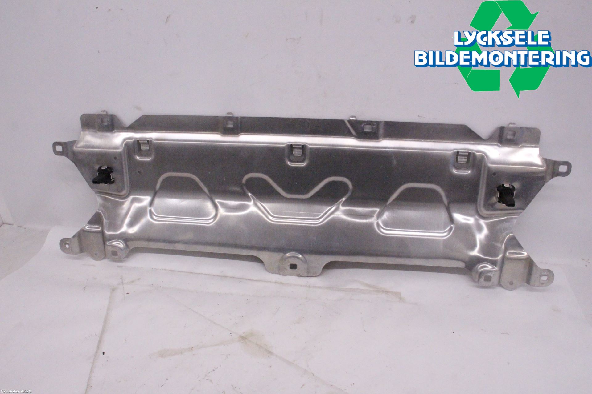 BMW X3 G01 18- Front Huvlåsplåt-Balk