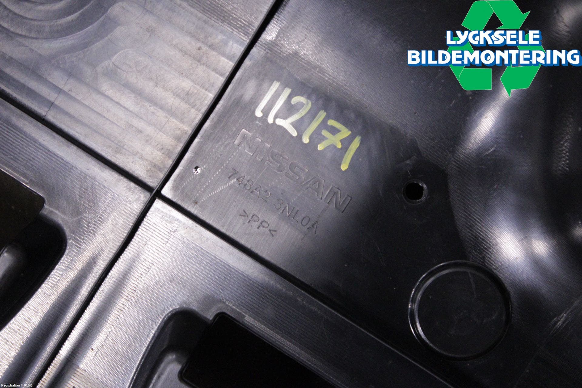 Nissan LEAF 18- Hasplåt Plåt-Plast