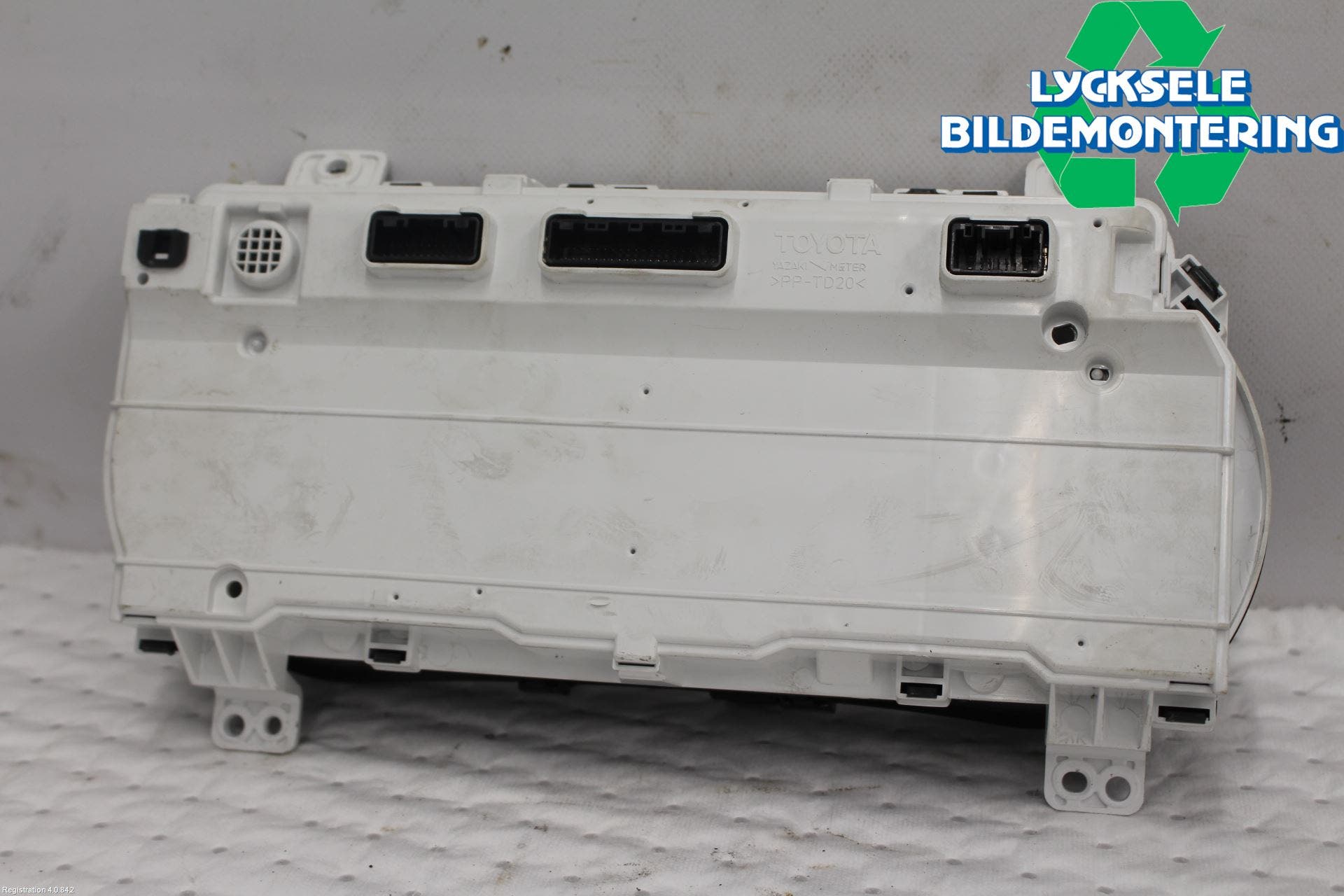 Toyota HILUX 16- Instrument Komb