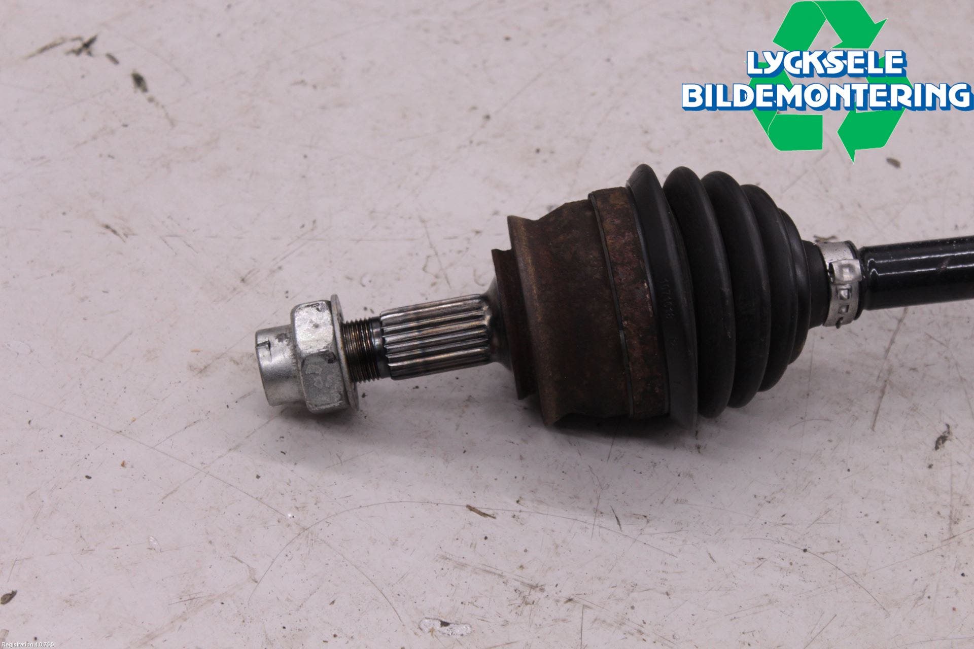 Opel CORSA D 07-14 Drivaxel Fram Höger