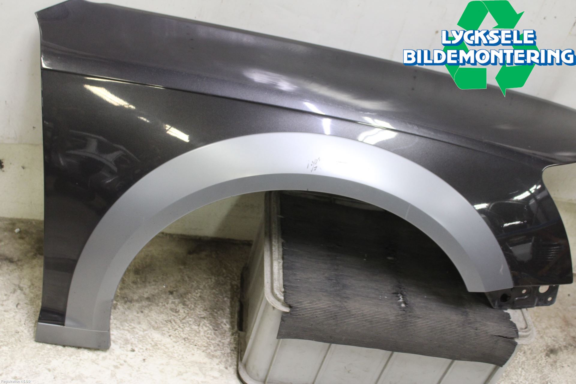 Audi ALLROAD 06-11 Skärm Fram Höger