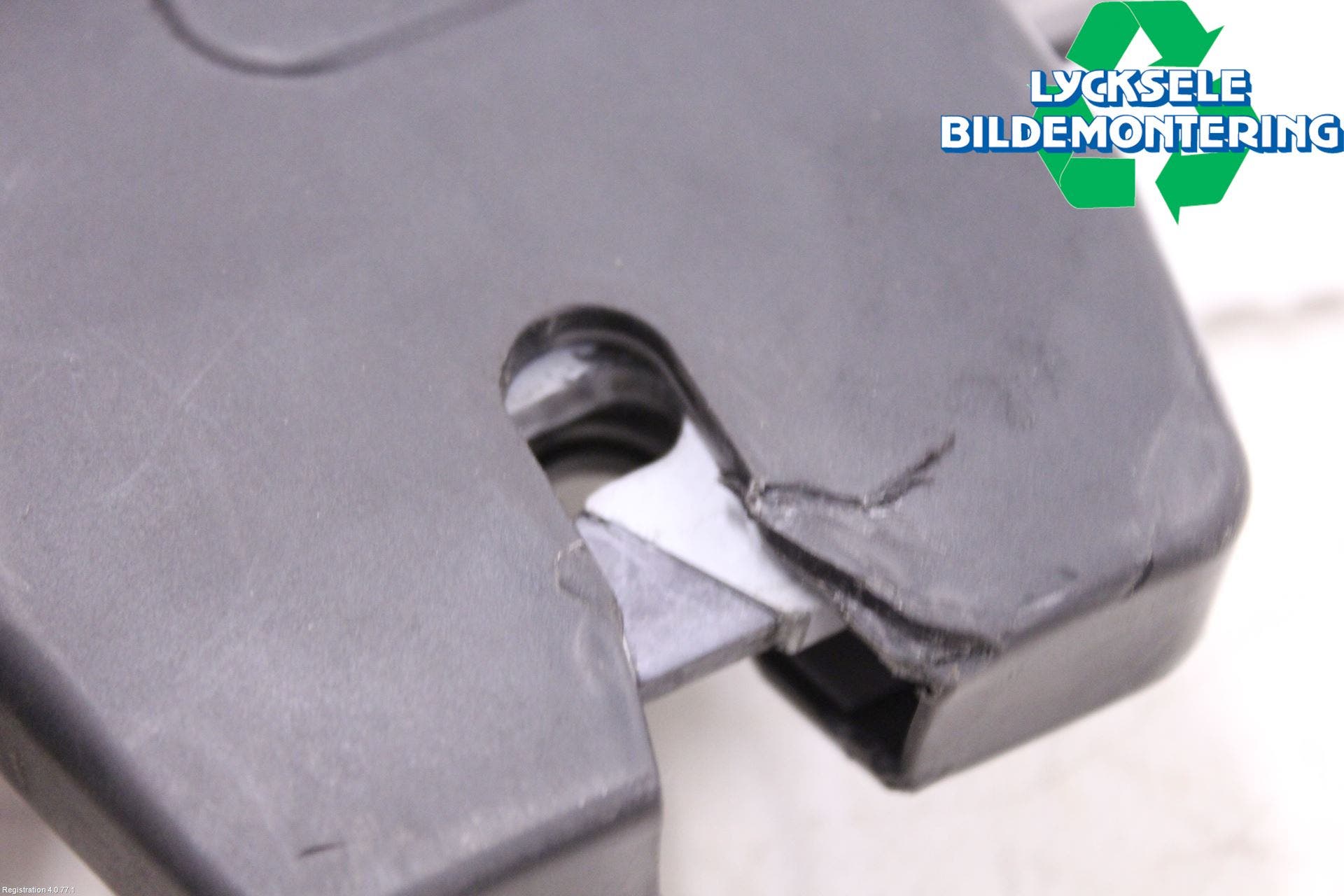 Ford KUGA 08-12 Låskista Baklucka